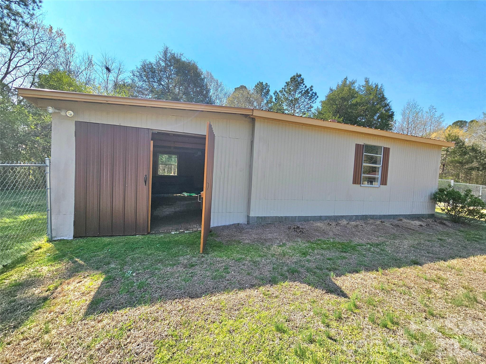 44716 Gold Branch Road — Richfield