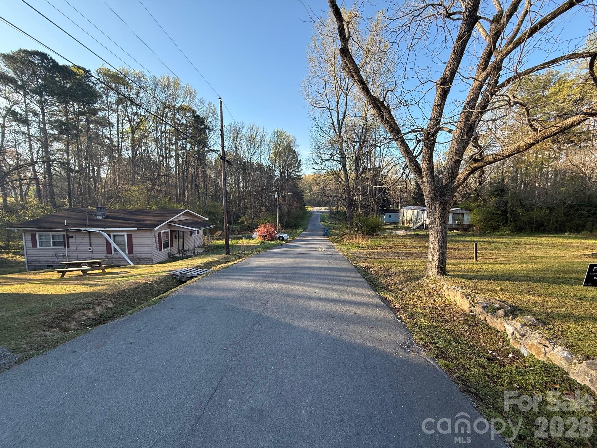 624 Blue Street — Troy