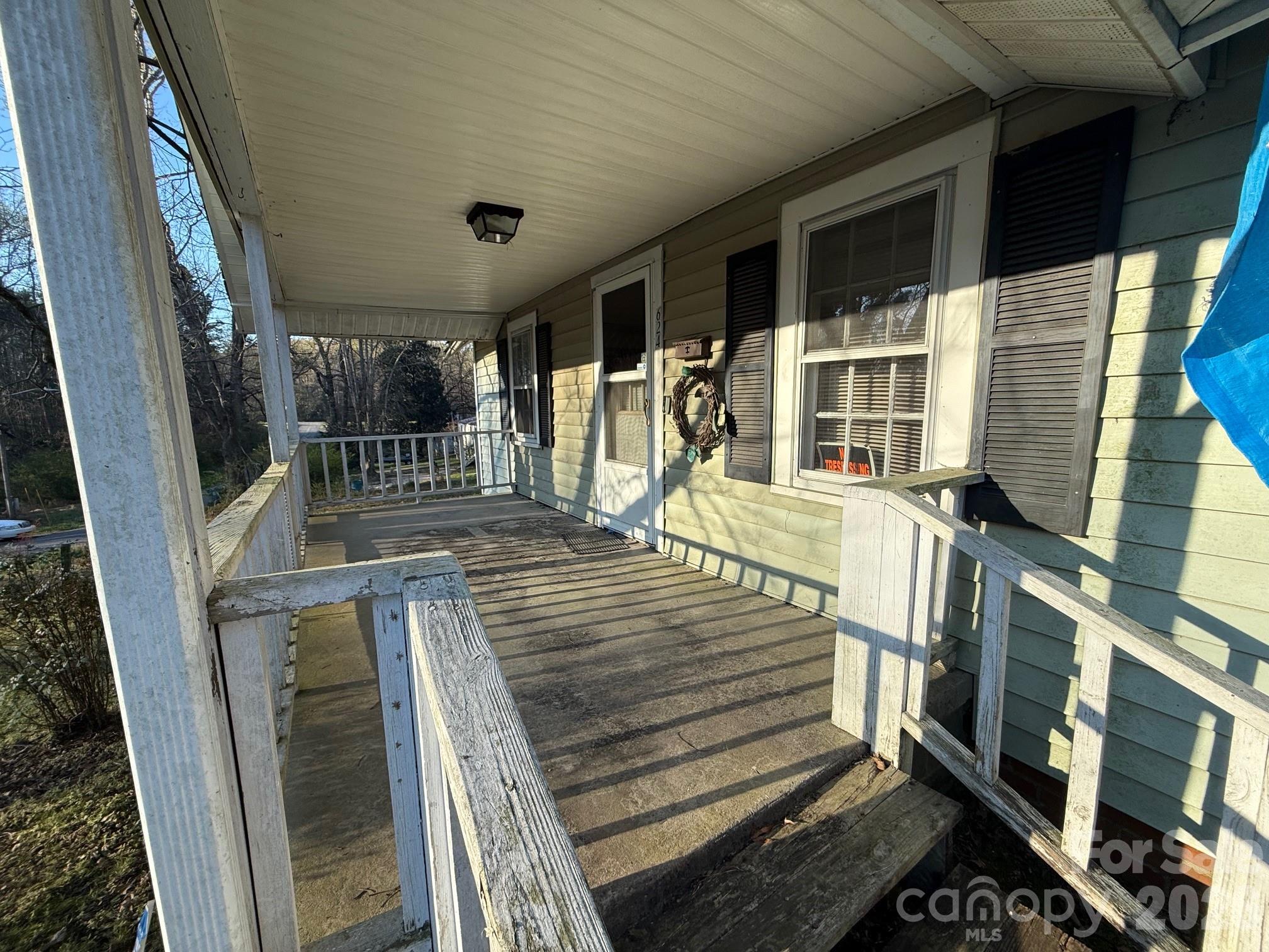 624 Blue Street — Troy