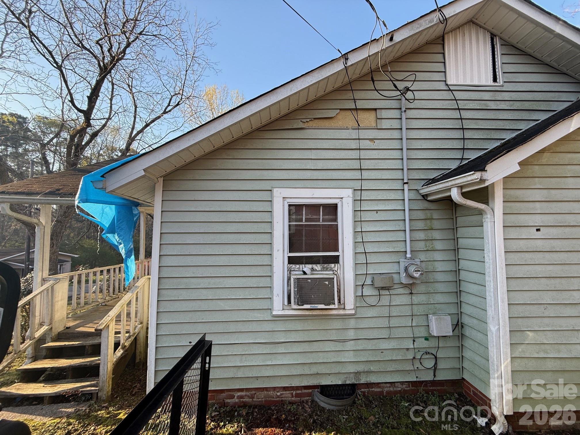 624 Blue Street — Troy