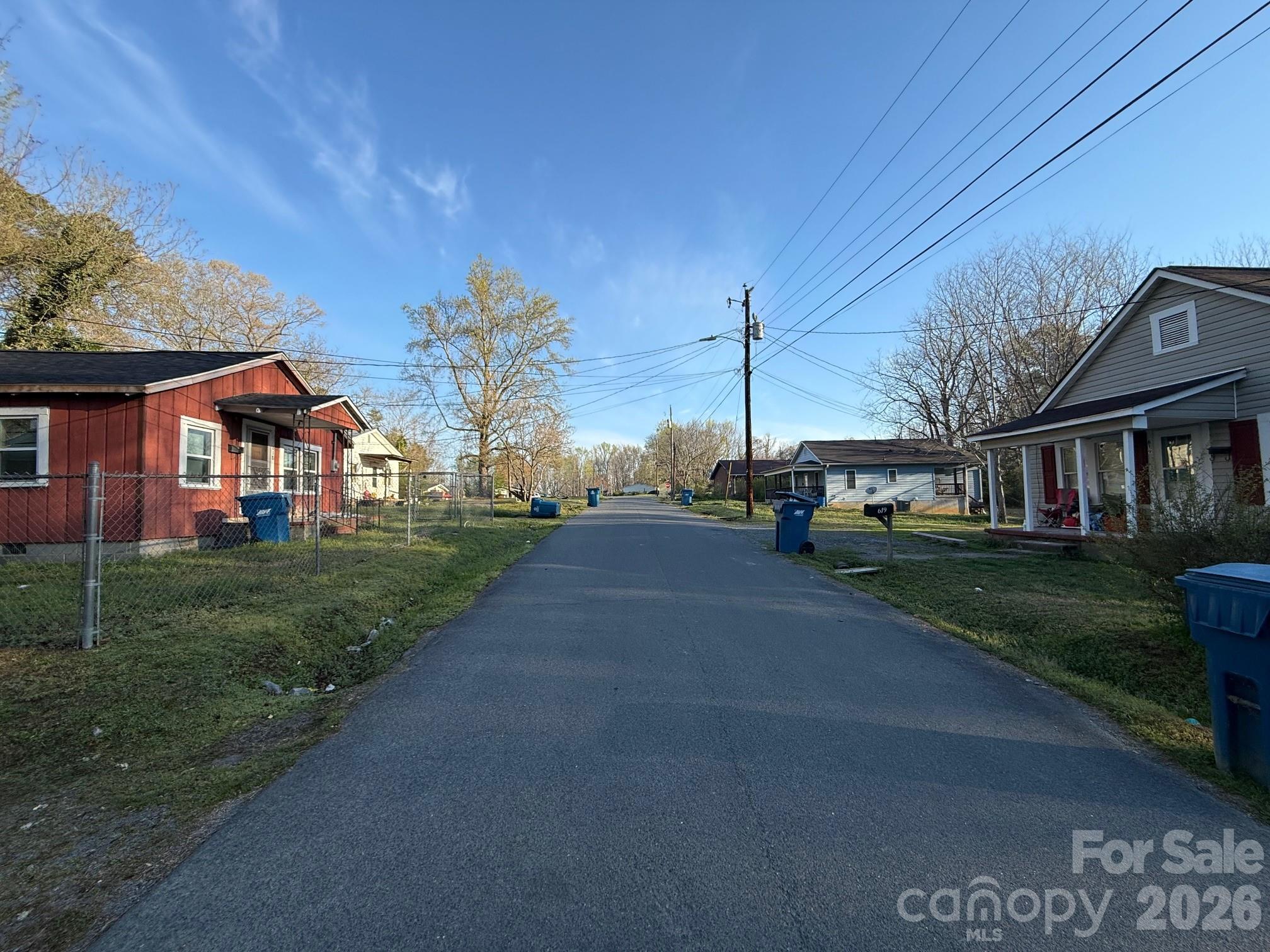 624 Blue Street — Troy