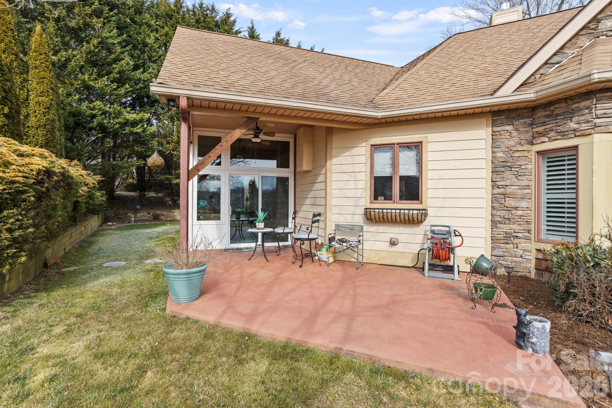 628 Vista Falls Road — Mills River