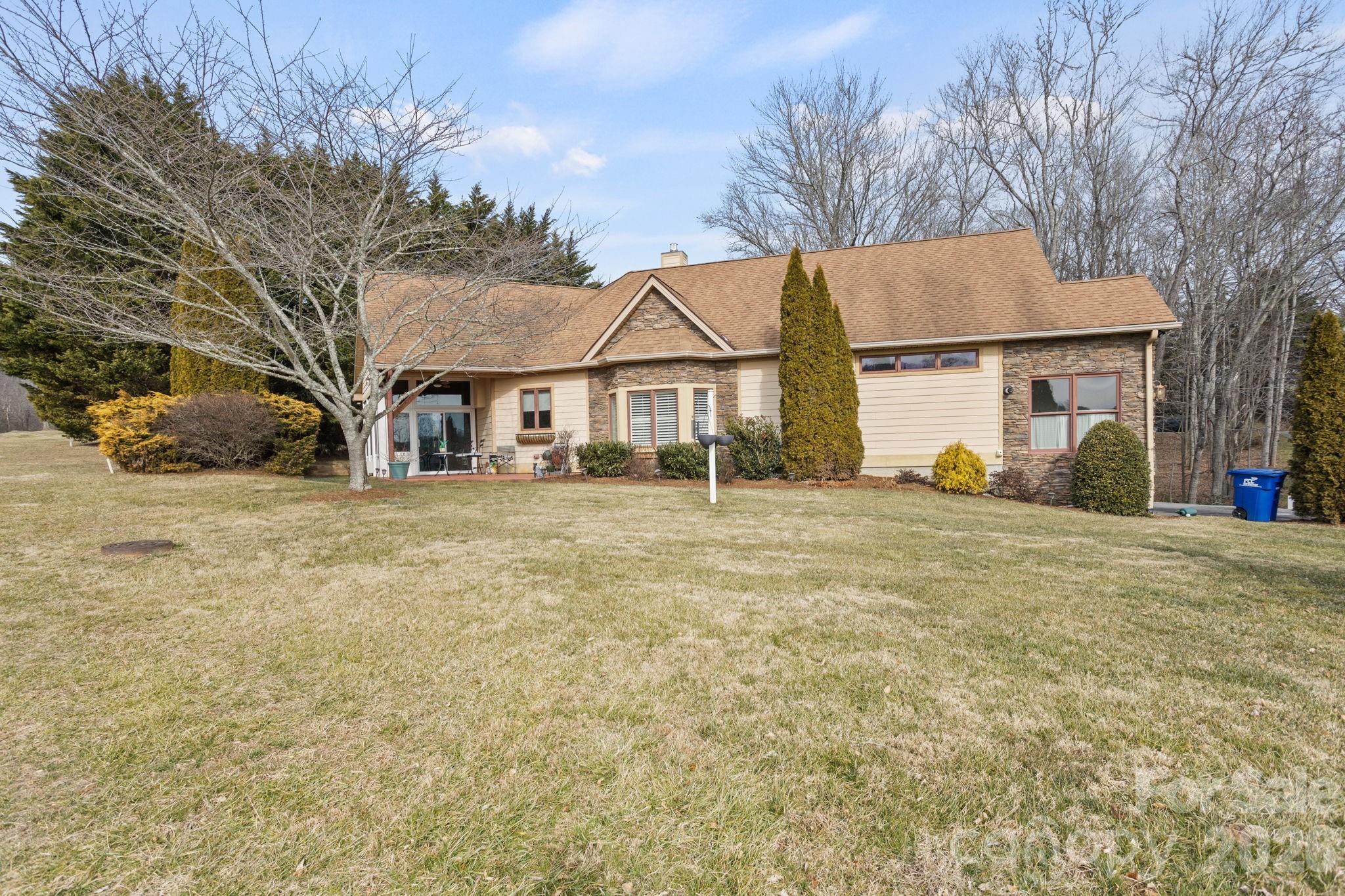 628 Vista Falls Road — Mills River