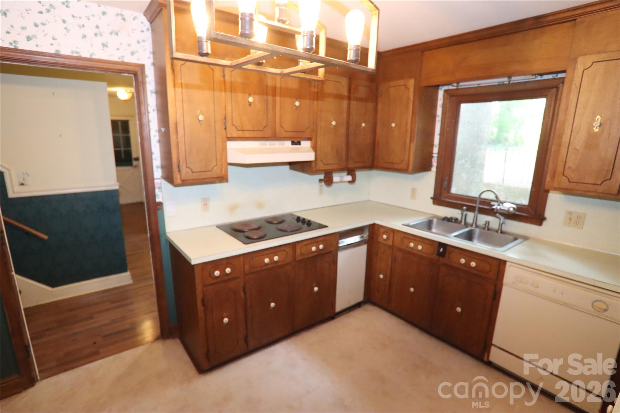 607 Willow Lane — Harrisburg