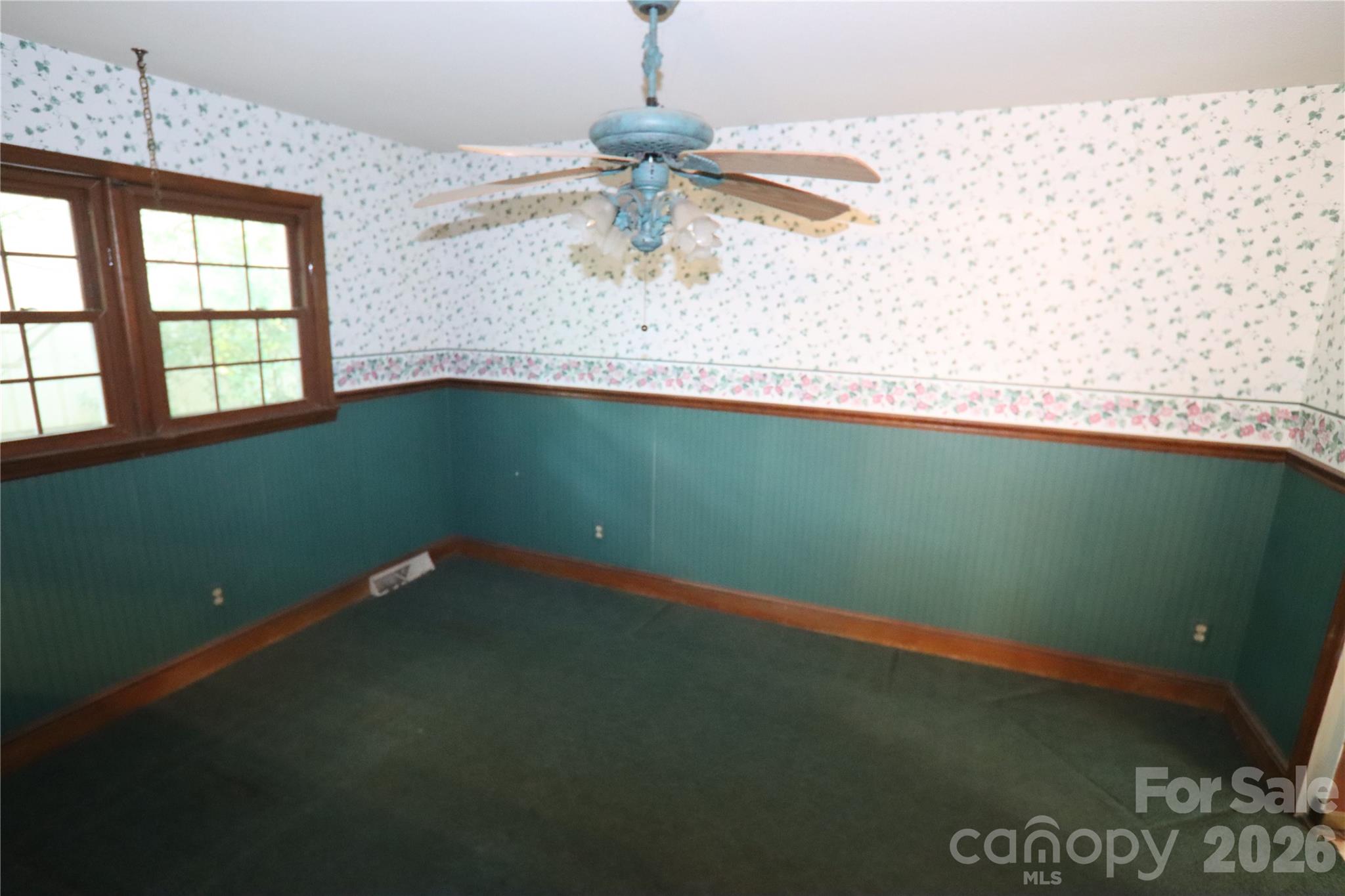 607 Willow Lane — Harrisburg