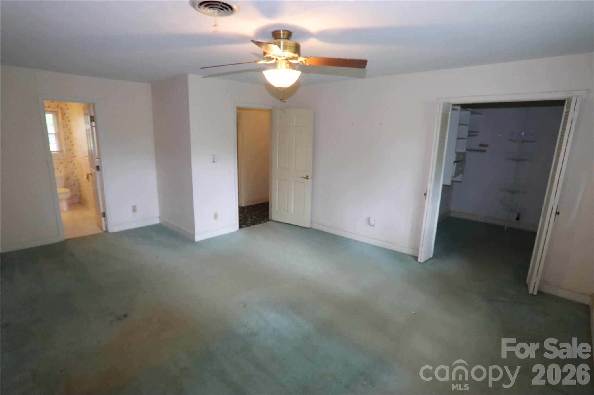 607 Willow Lane — Harrisburg