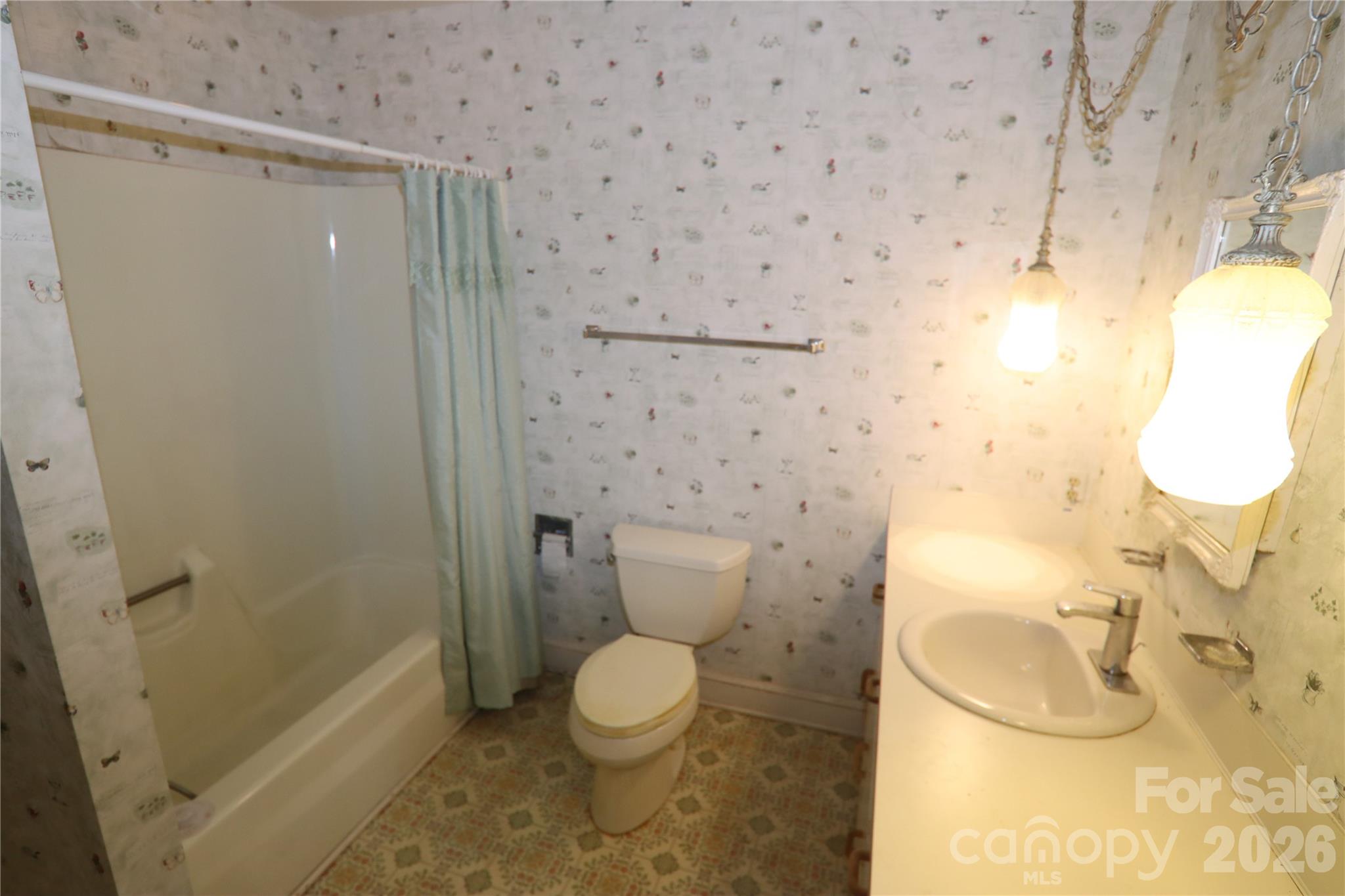 607 Willow Lane — Harrisburg