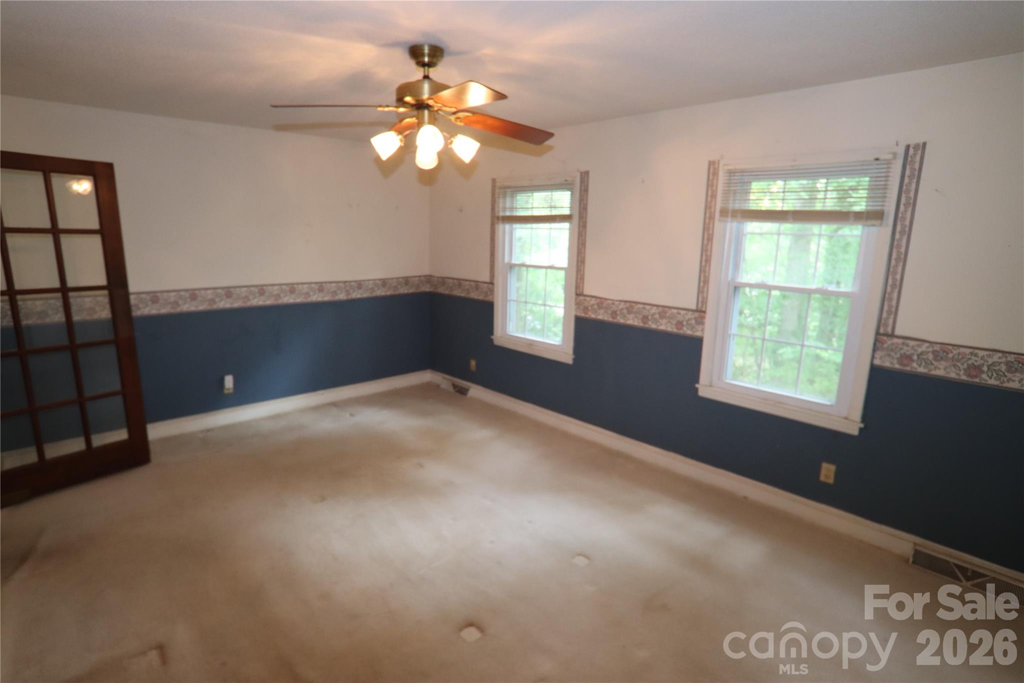 607 Willow Lane — Harrisburg