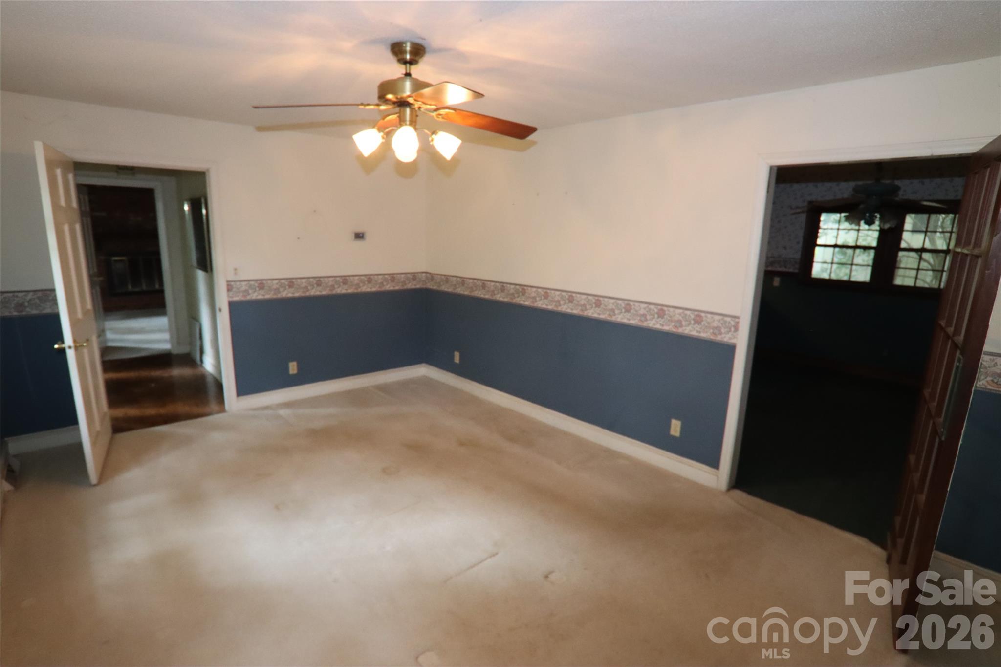 607 Willow Lane — Harrisburg