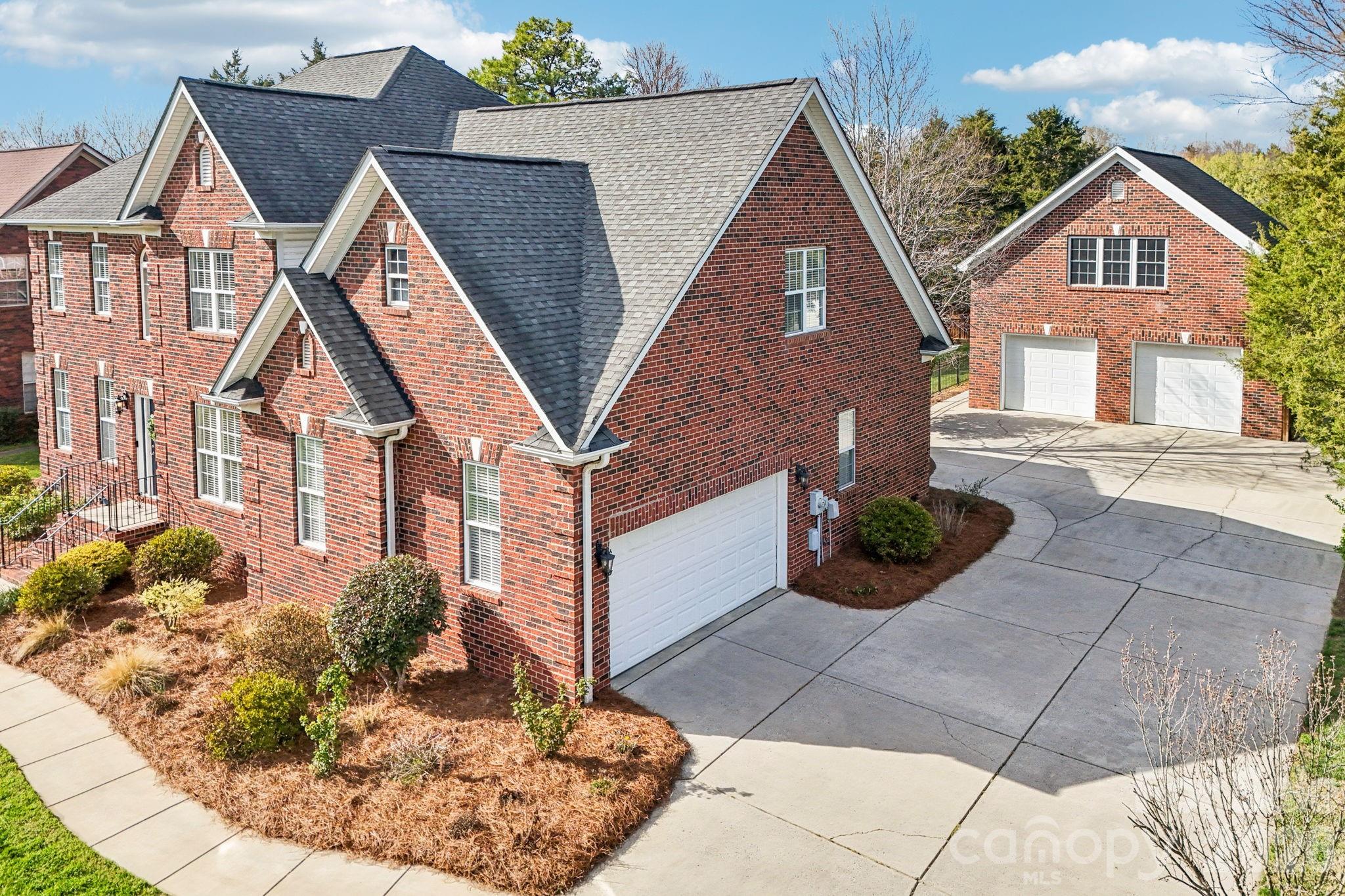 8348 Rocky River Road — Harrisburg