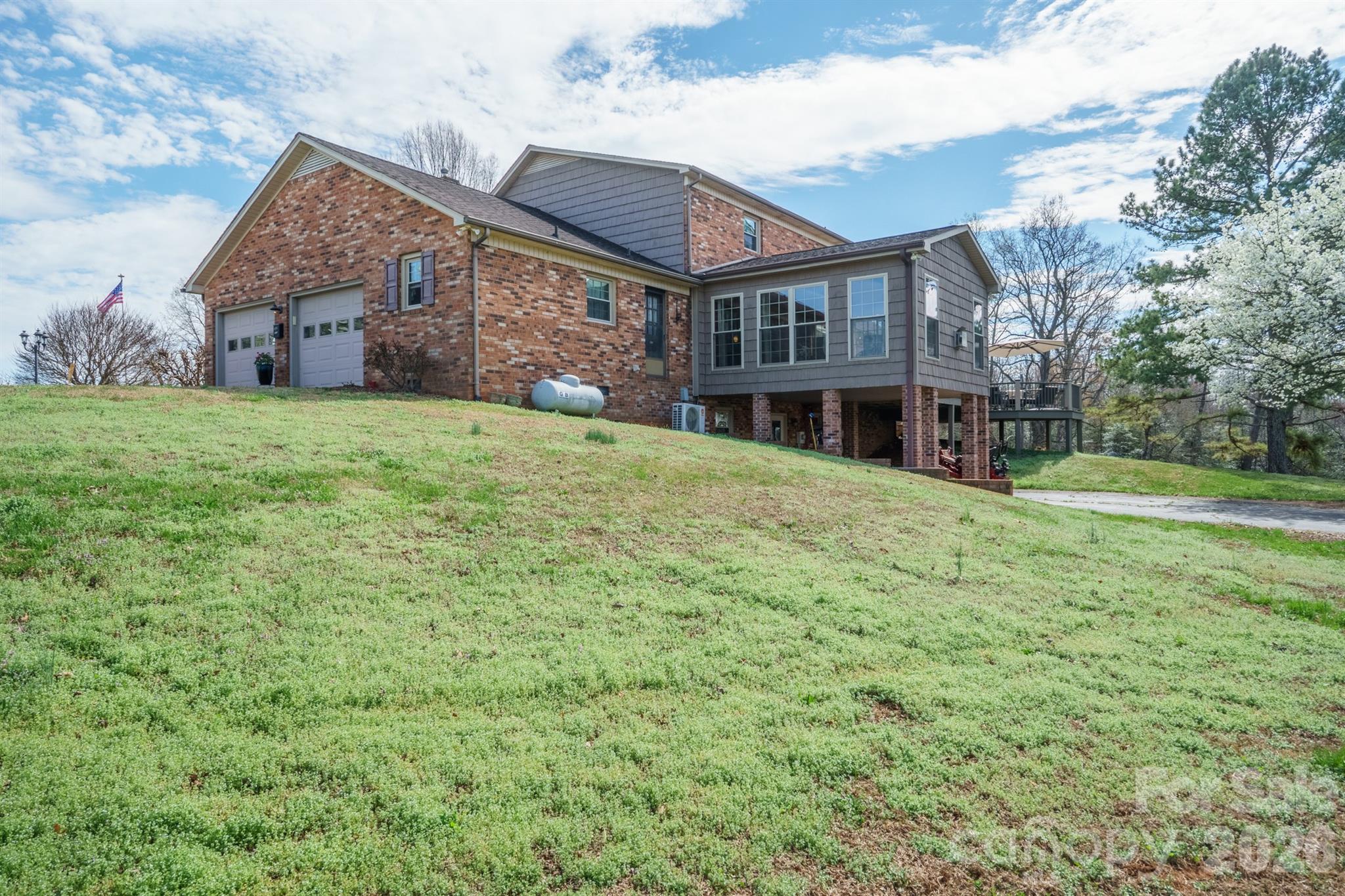 1924 Buck Shoals Road — Hamptonville