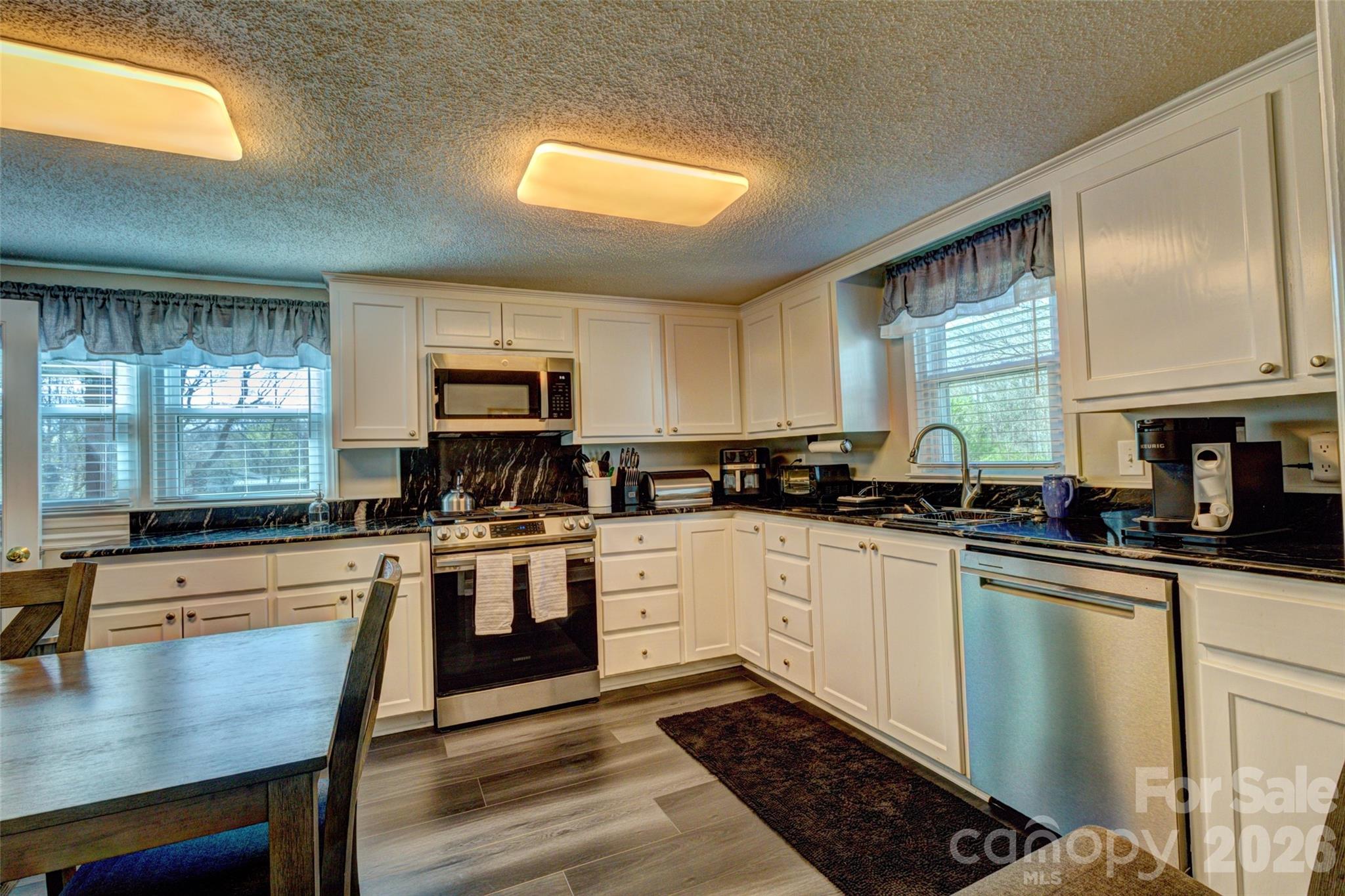 328 S Pink Street — Cherryville