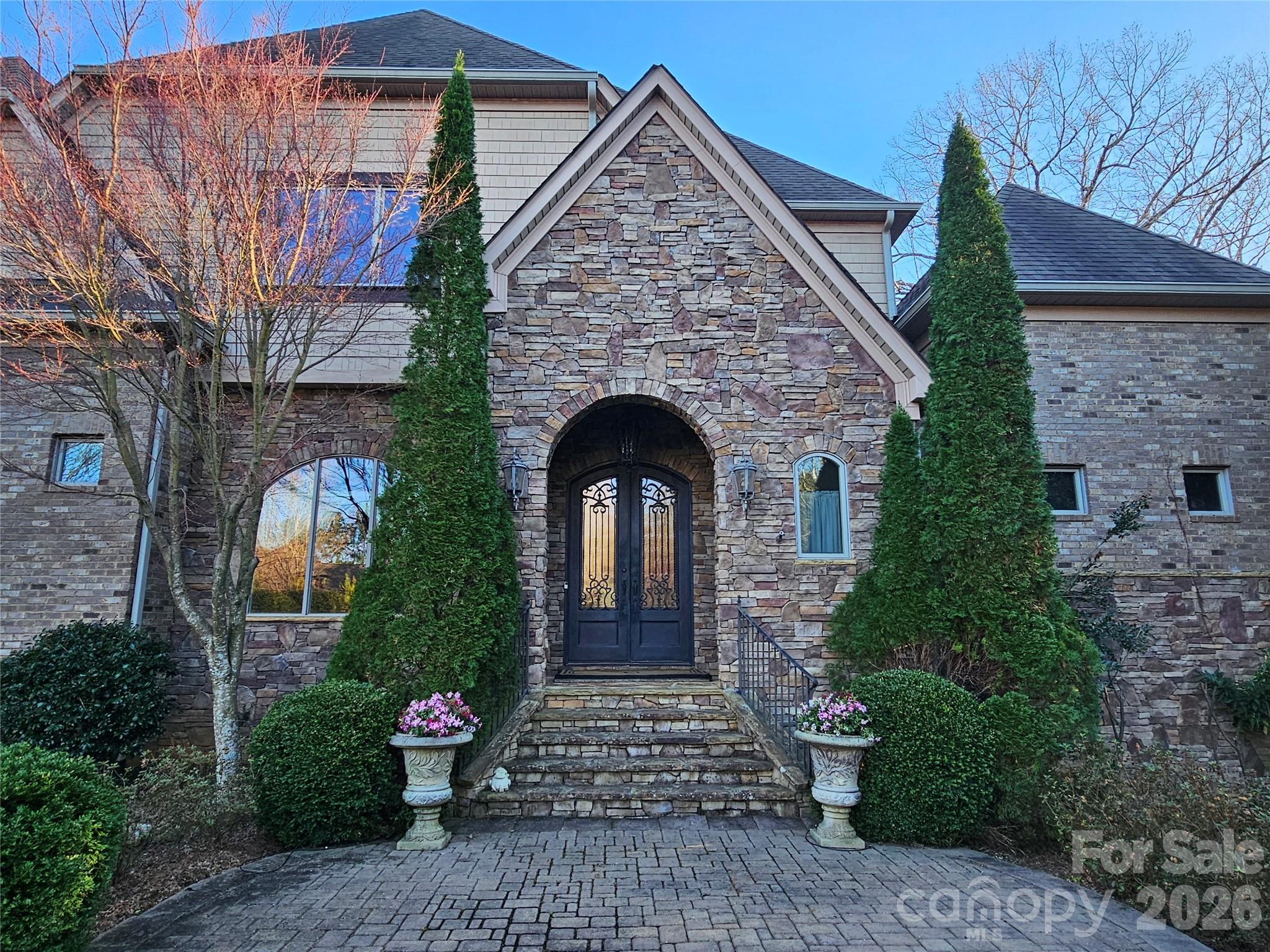 9222 Woodhall Lake Drive — Waxhaw
