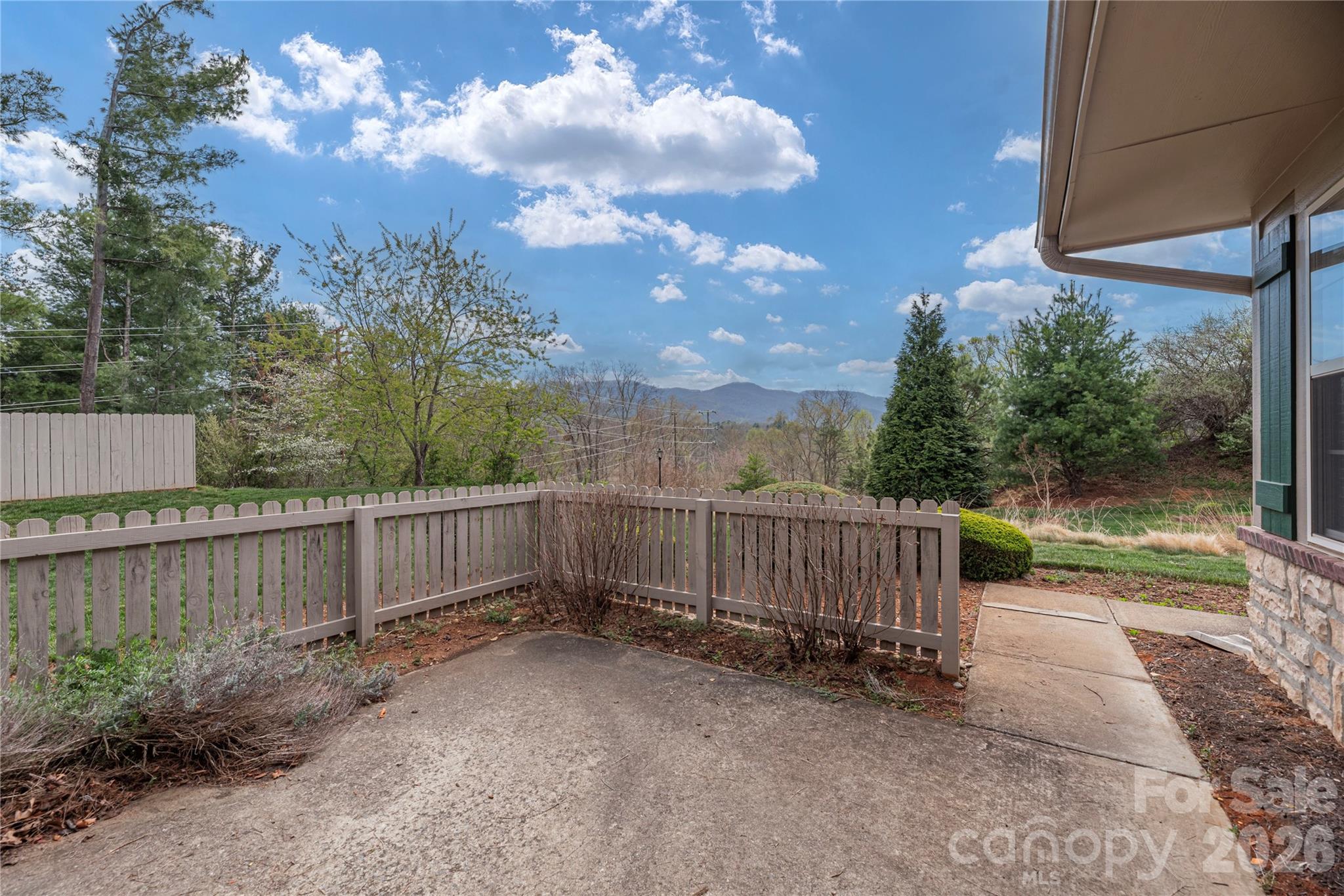 93 Outlook Circle — Swannanoa