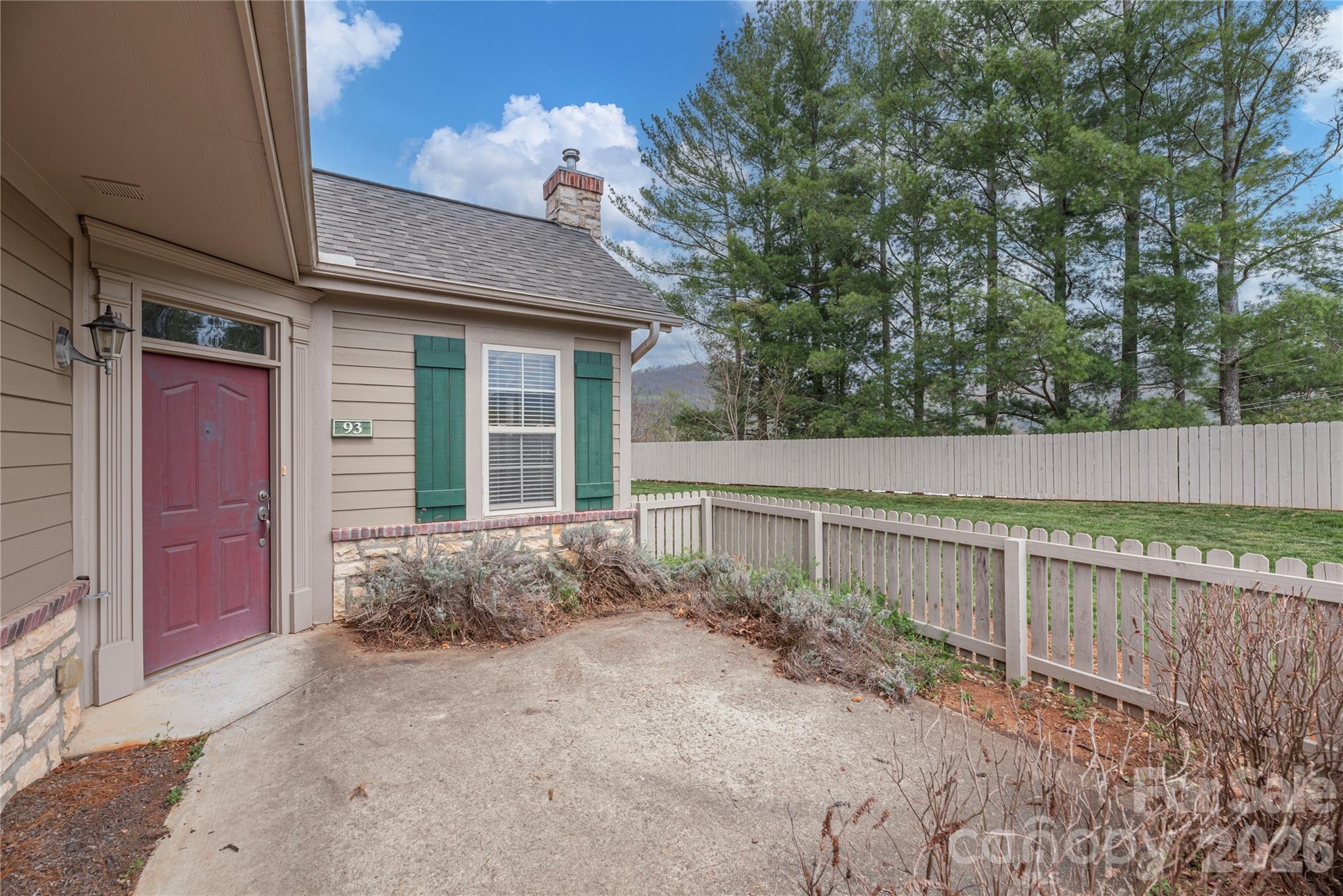 93 Outlook Circle — Swannanoa