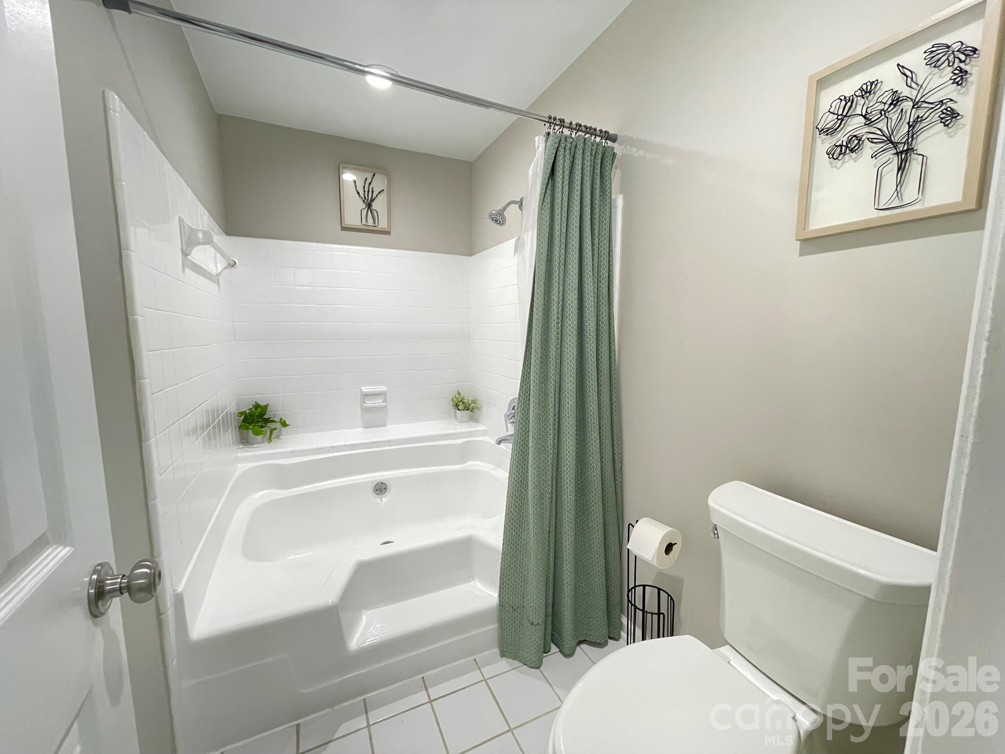 7236 Winery Lane — Charlotte