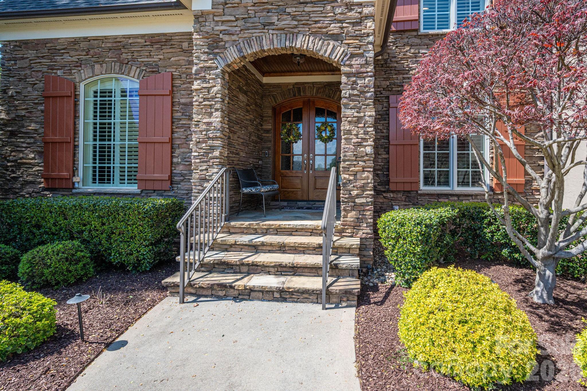 169 Cape Cod Way — Mooresville