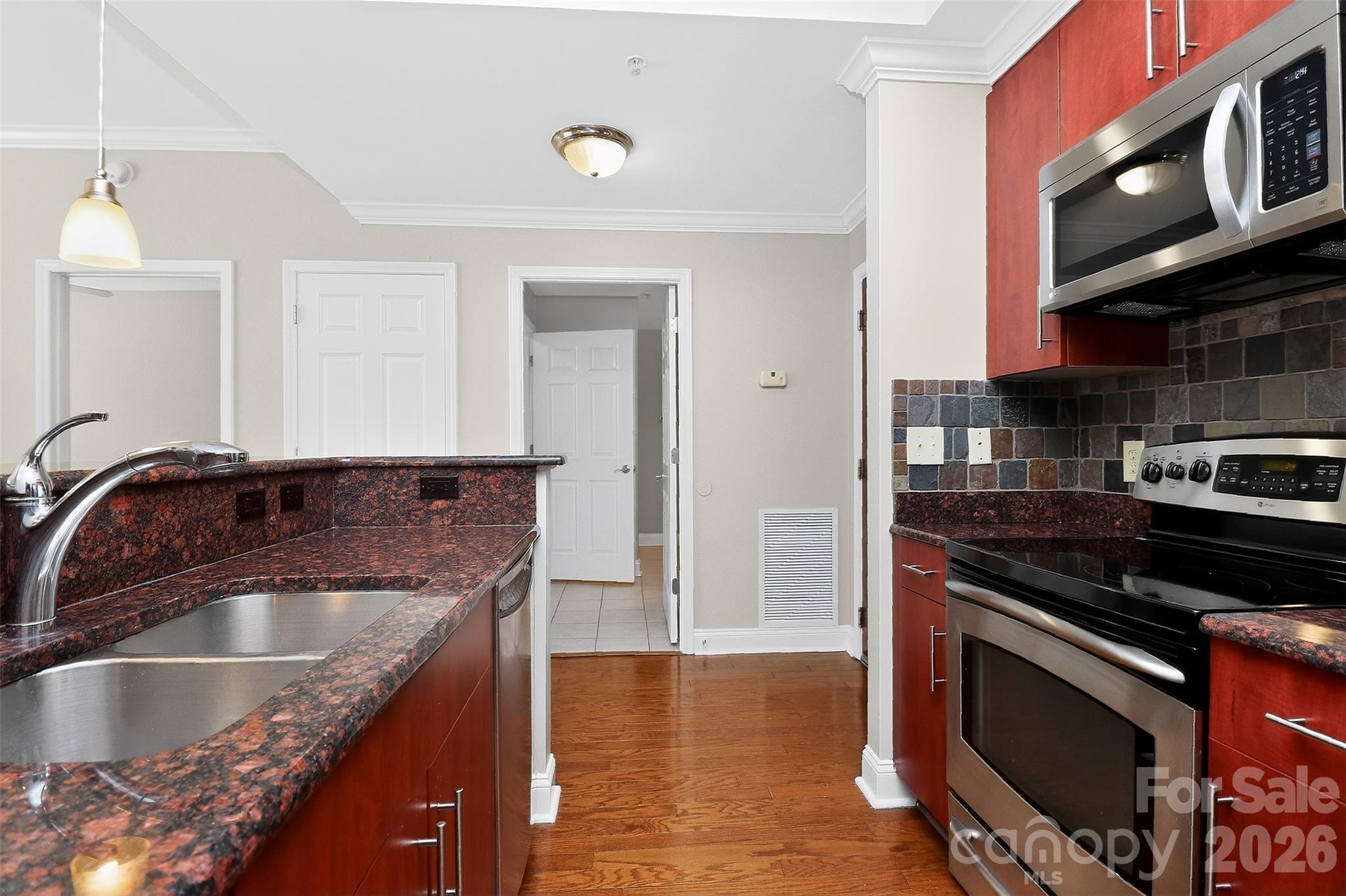 300 W 5th Street W #413 — Charlotte