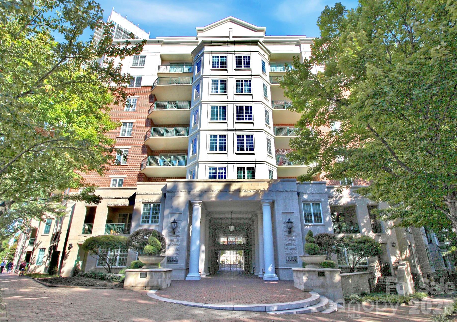 300 W 5th Street W #413 — Charlotte