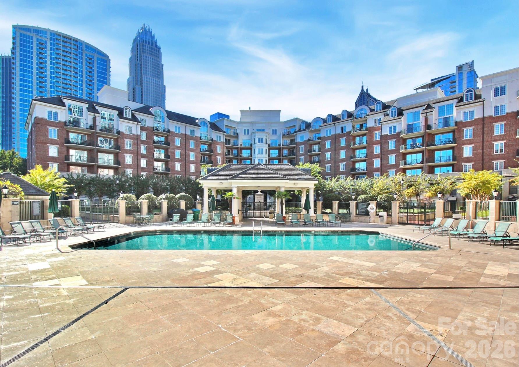 300 W 5th Street W #413 — Charlotte