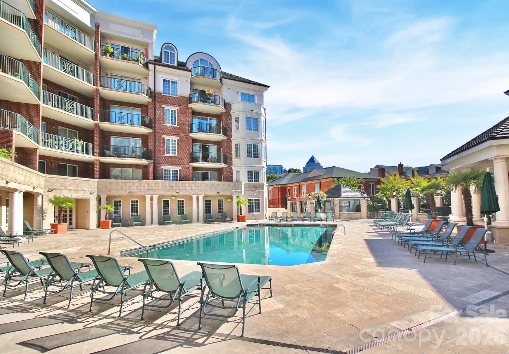 300 W 5th Street W #413 — Charlotte