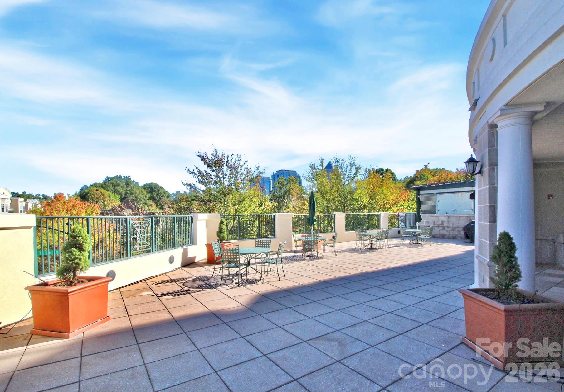 300 W 5th Street W #413 — Charlotte