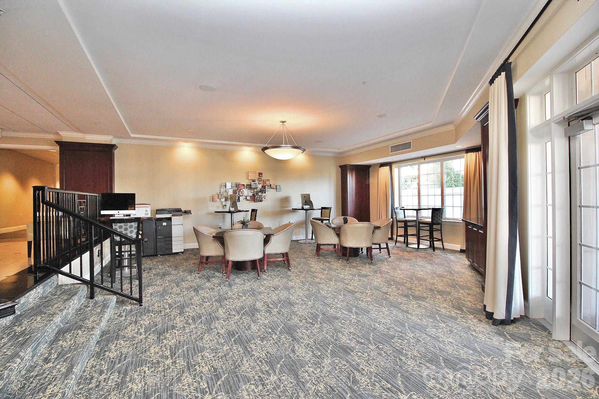 300 W 5th Street W #413 — Charlotte