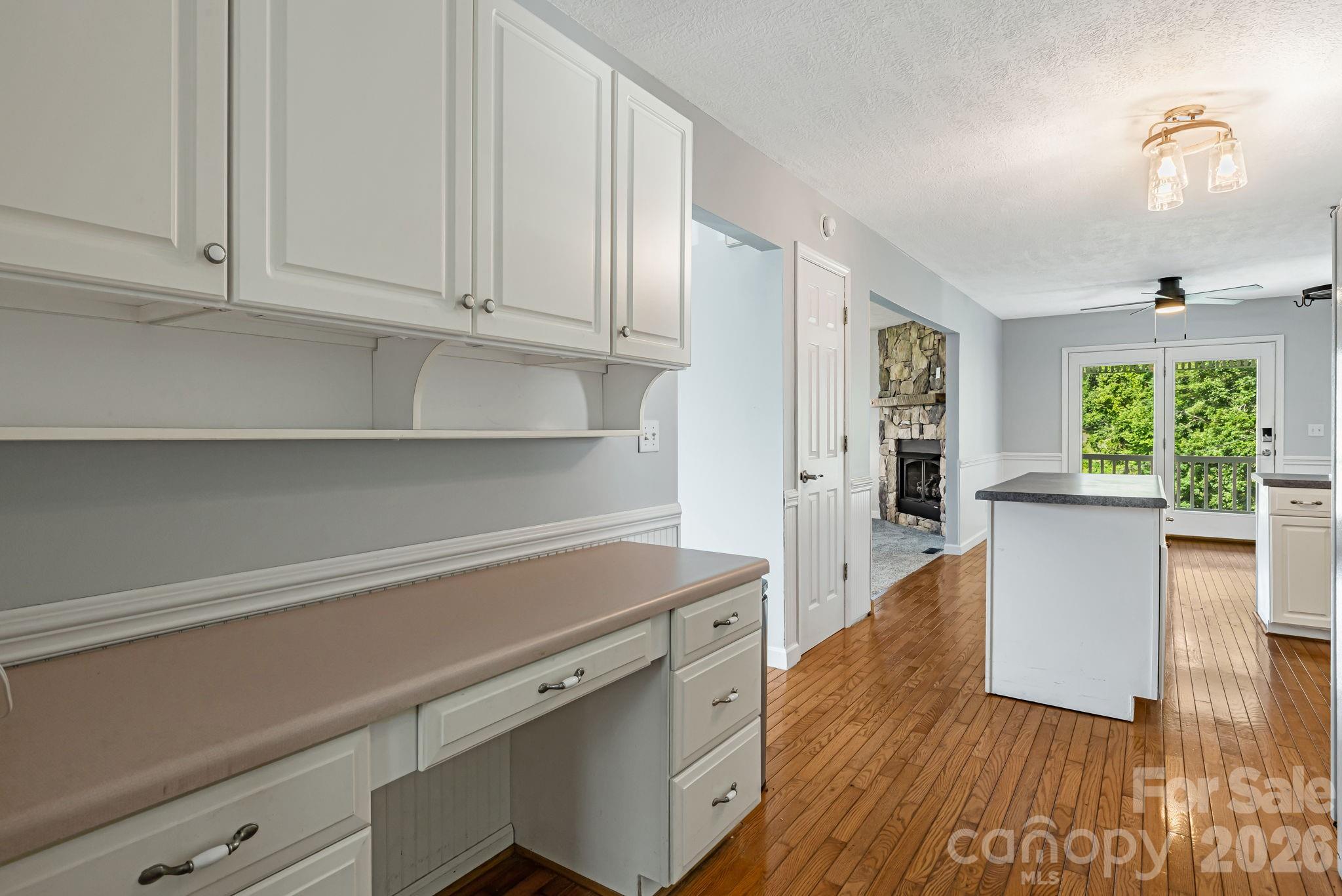 95 Friendship Road — Burnsville
