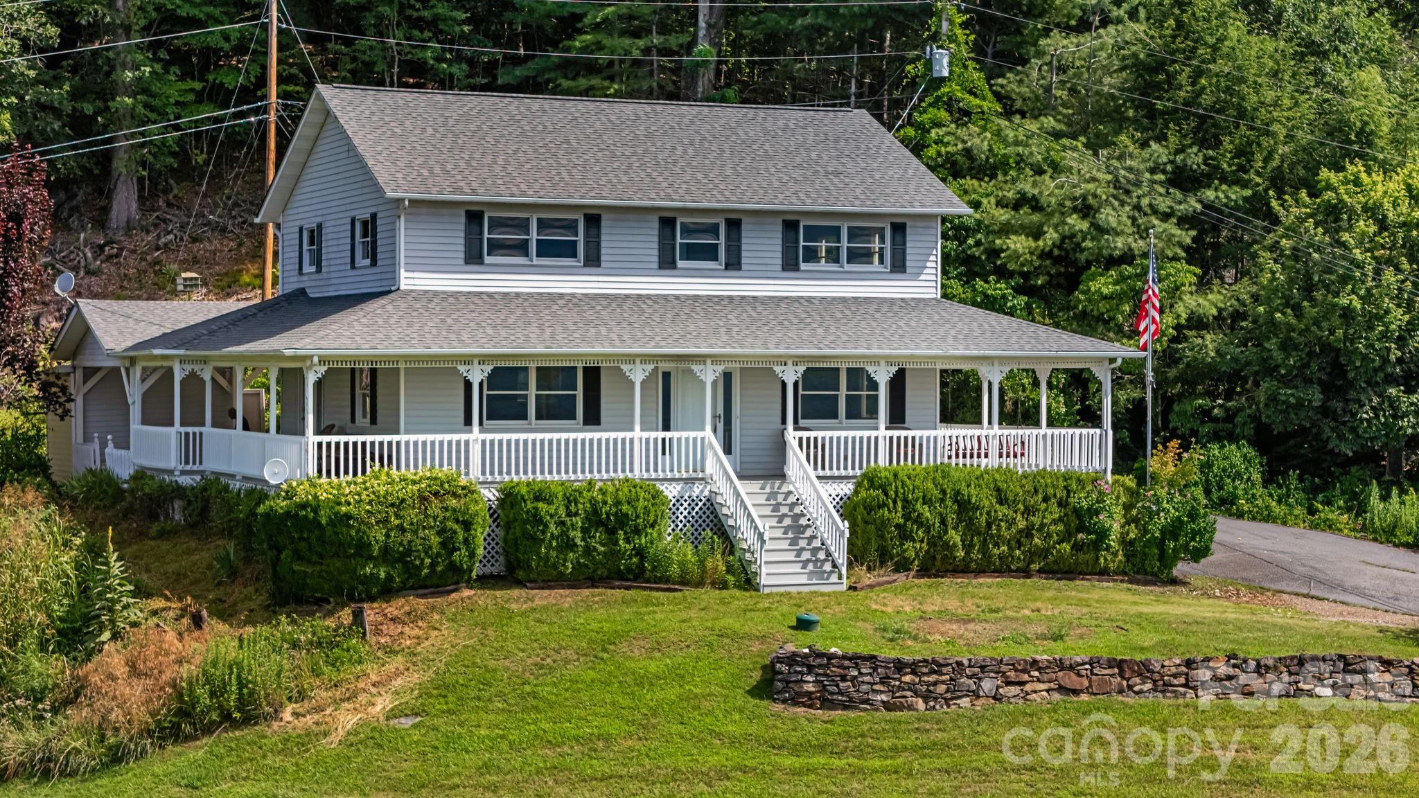 95 Friendship Road — Burnsville