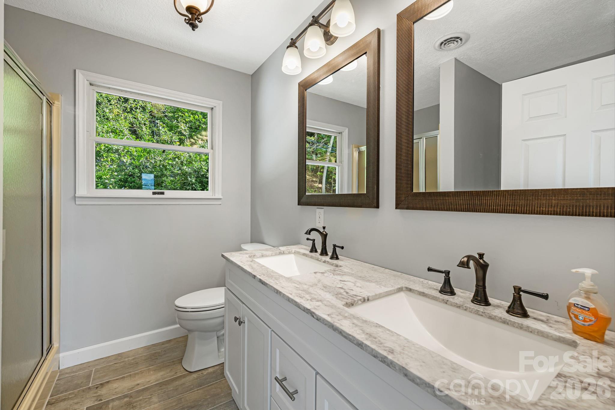 95 Friendship Road — Burnsville