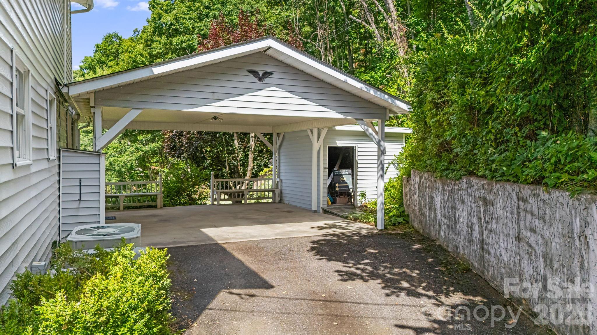 95 Friendship Road — Burnsville