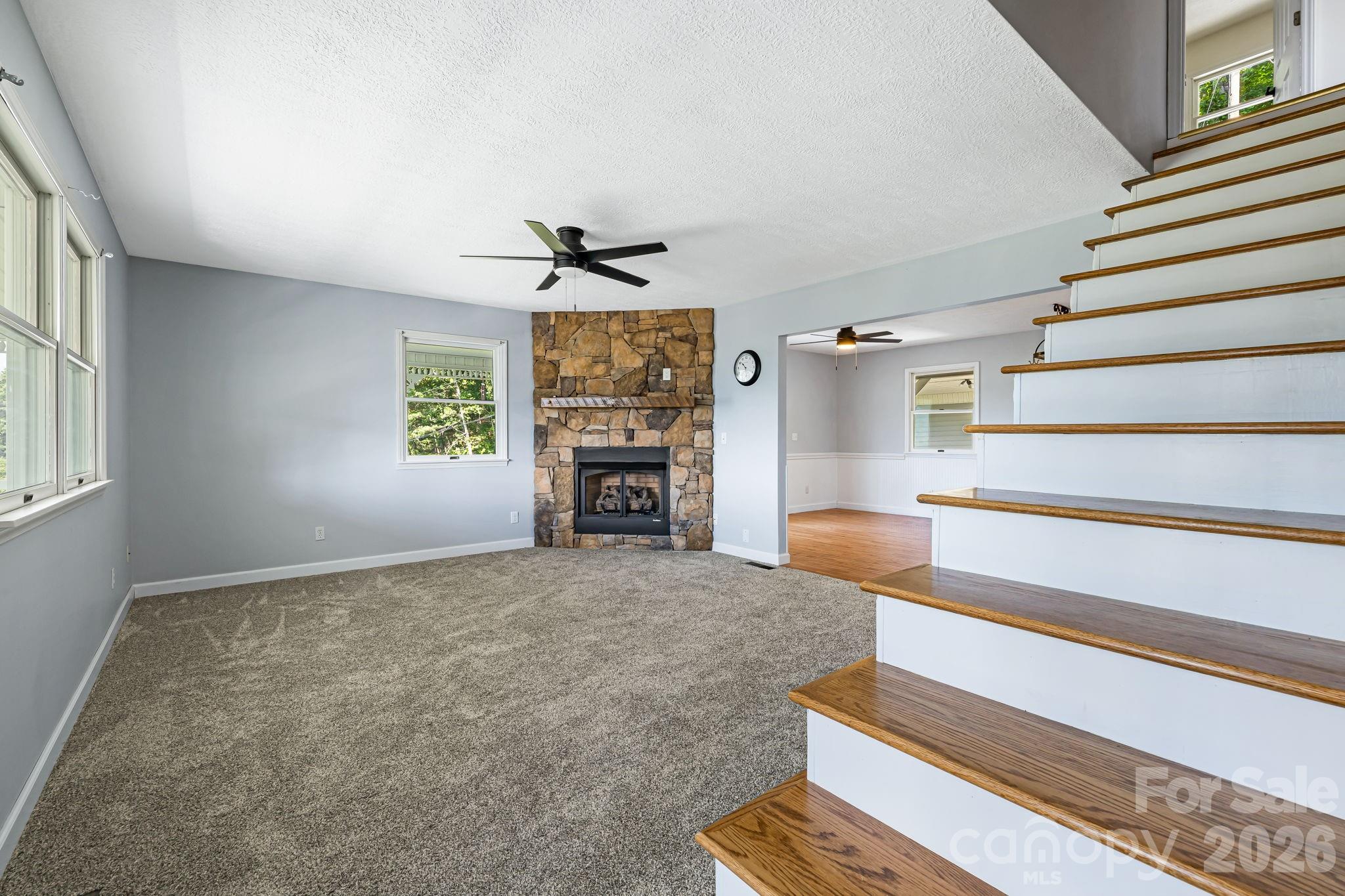 95 Friendship Road — Burnsville