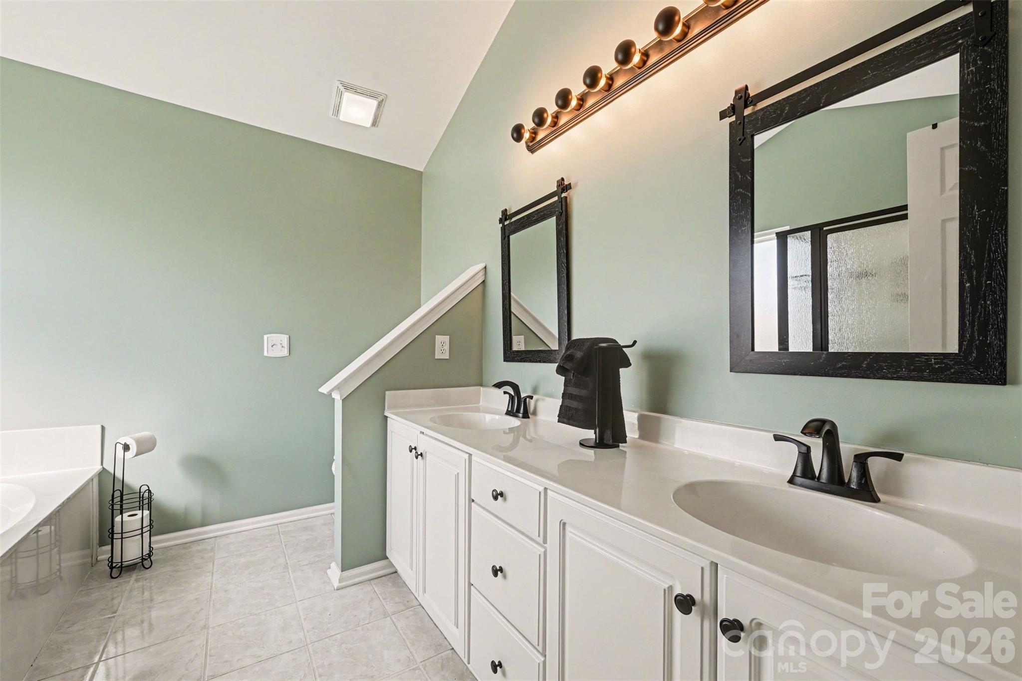 586 Gatsby Place NW — Concord