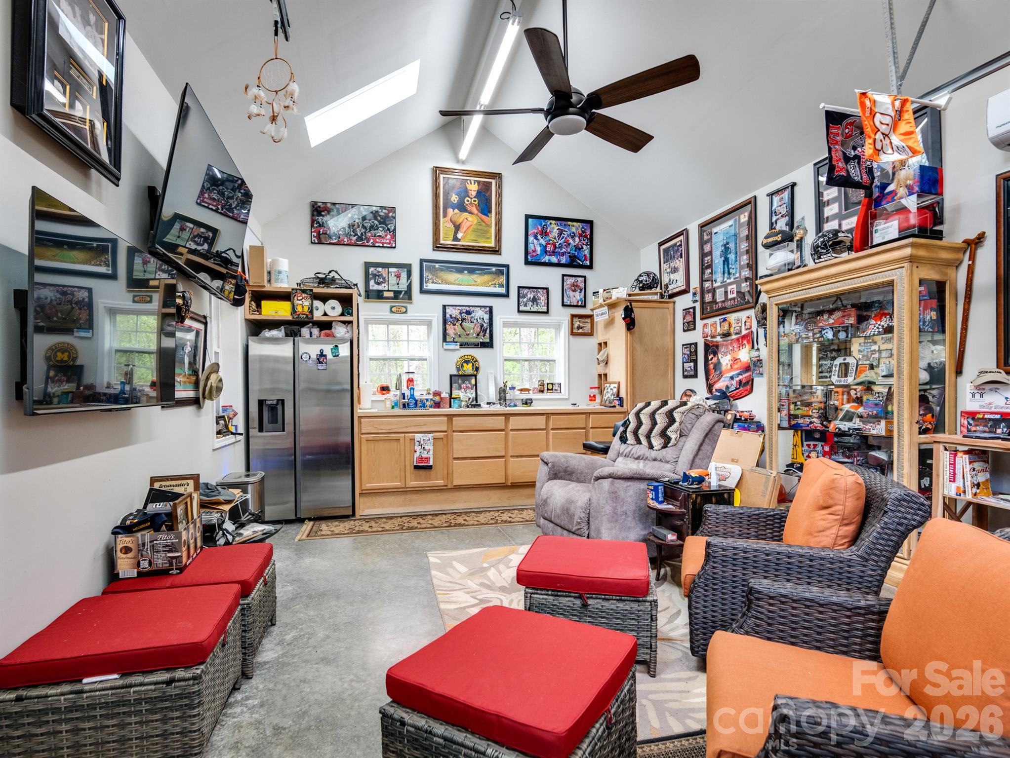 2235 Picnic Drive — Newton