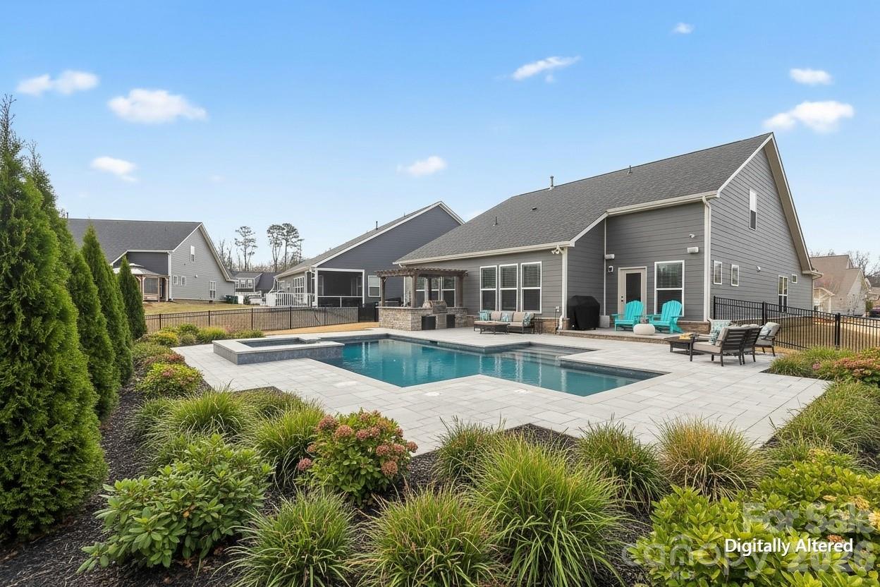709 Hinterland Lane — Matthews