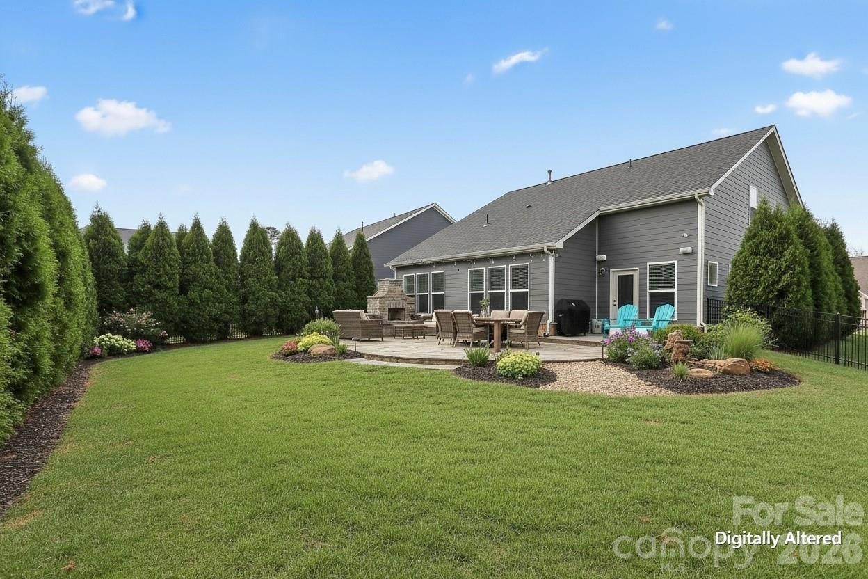 709 Hinterland Lane — Matthews