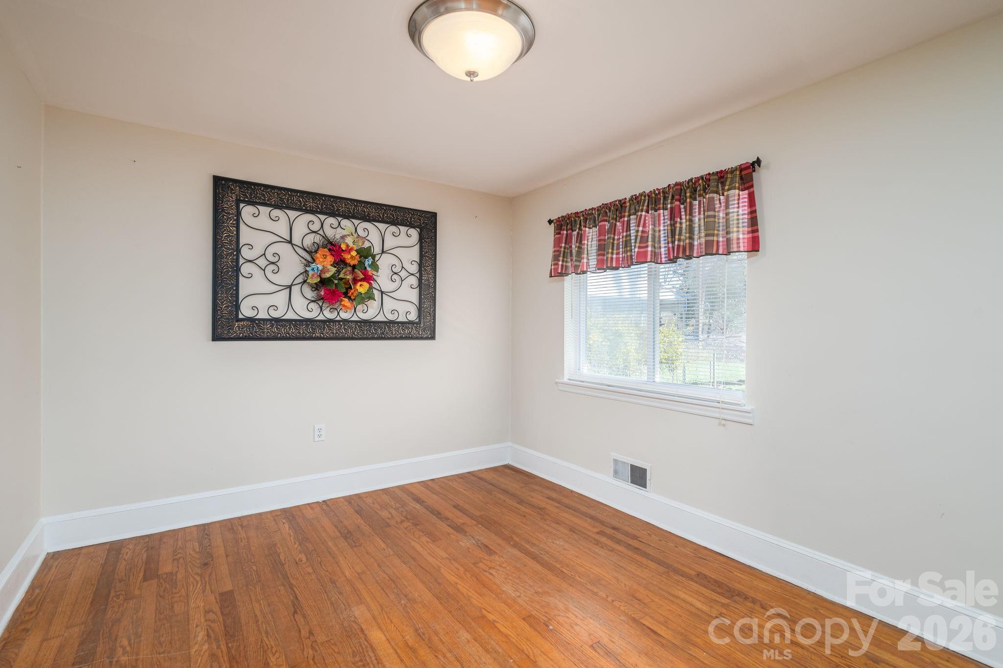 1606 Davis Park Road — Gastonia