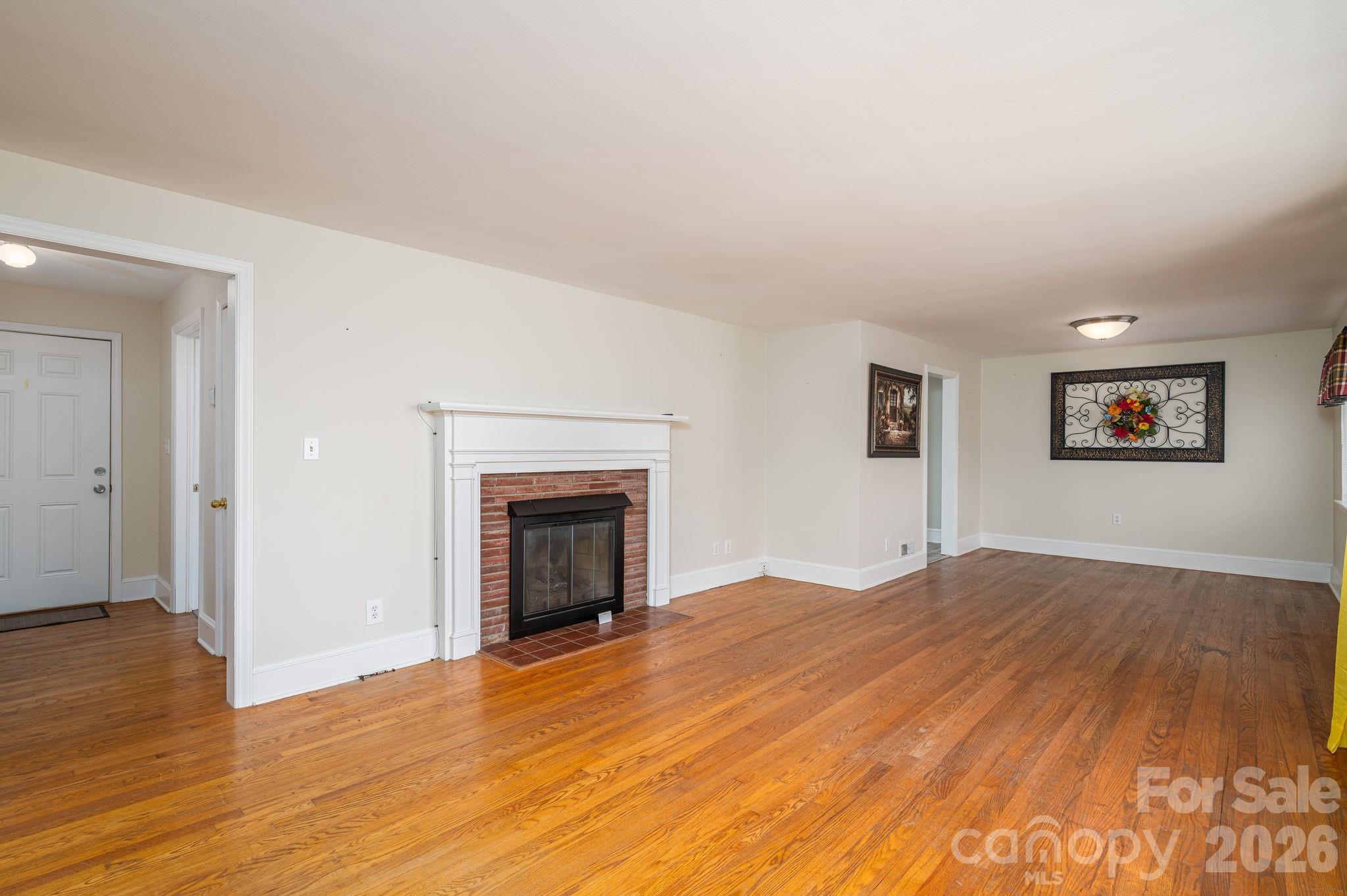 1606 Davis Park Road — Gastonia