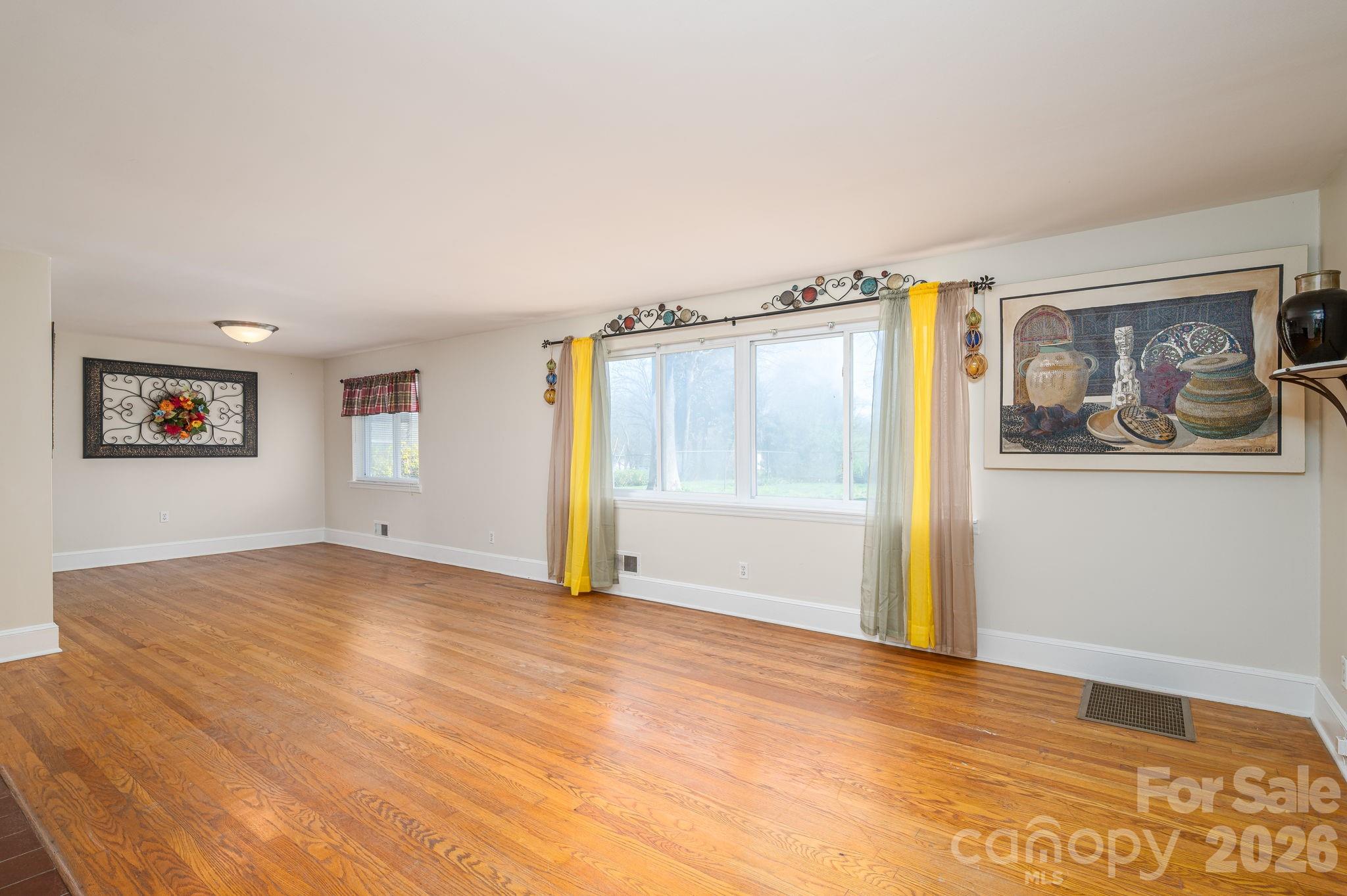1606 Davis Park Road — Gastonia