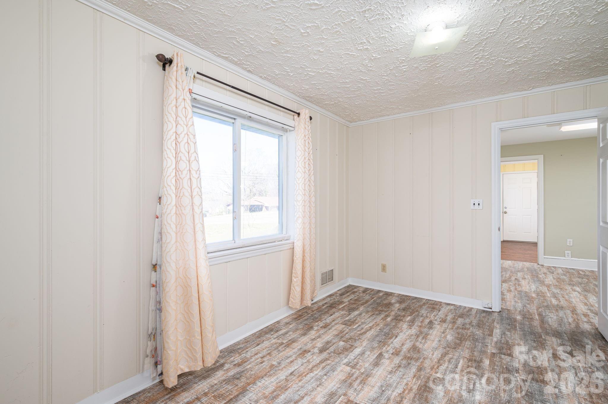 1606 Davis Park Road — Gastonia