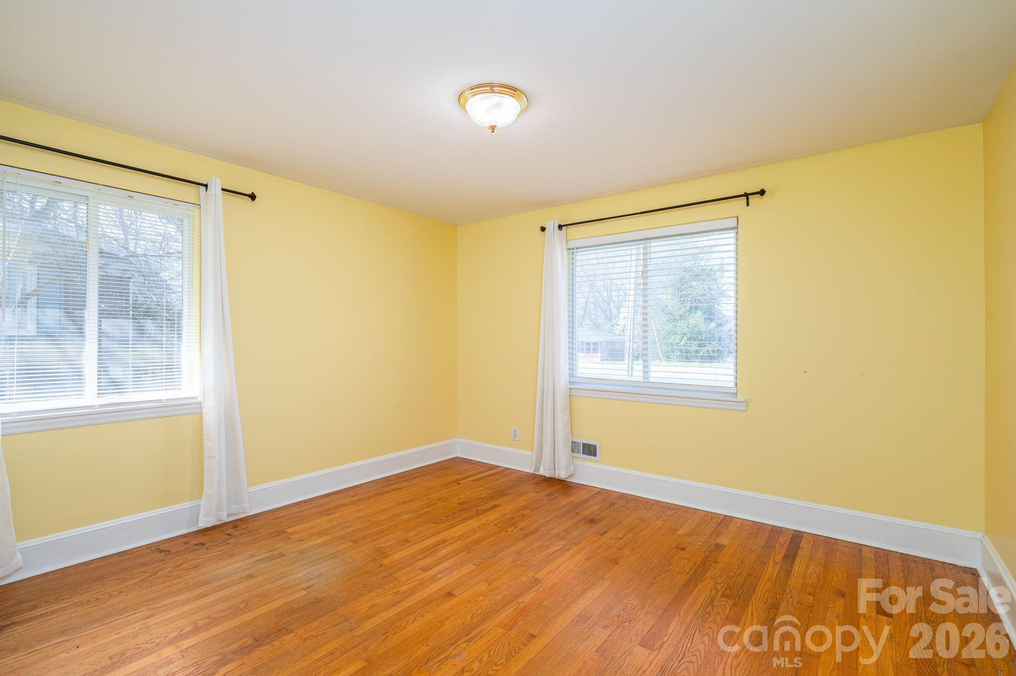 1606 Davis Park Road — Gastonia