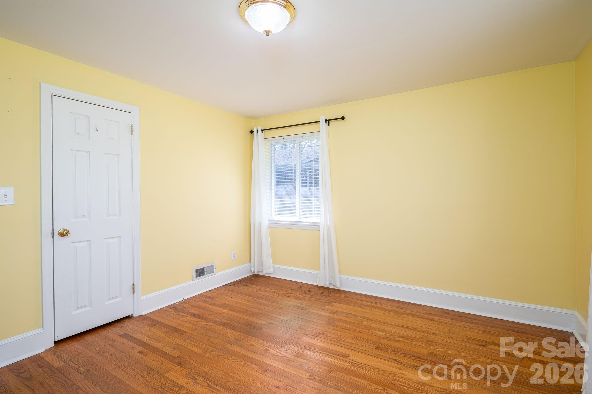 1606 Davis Park Road — Gastonia