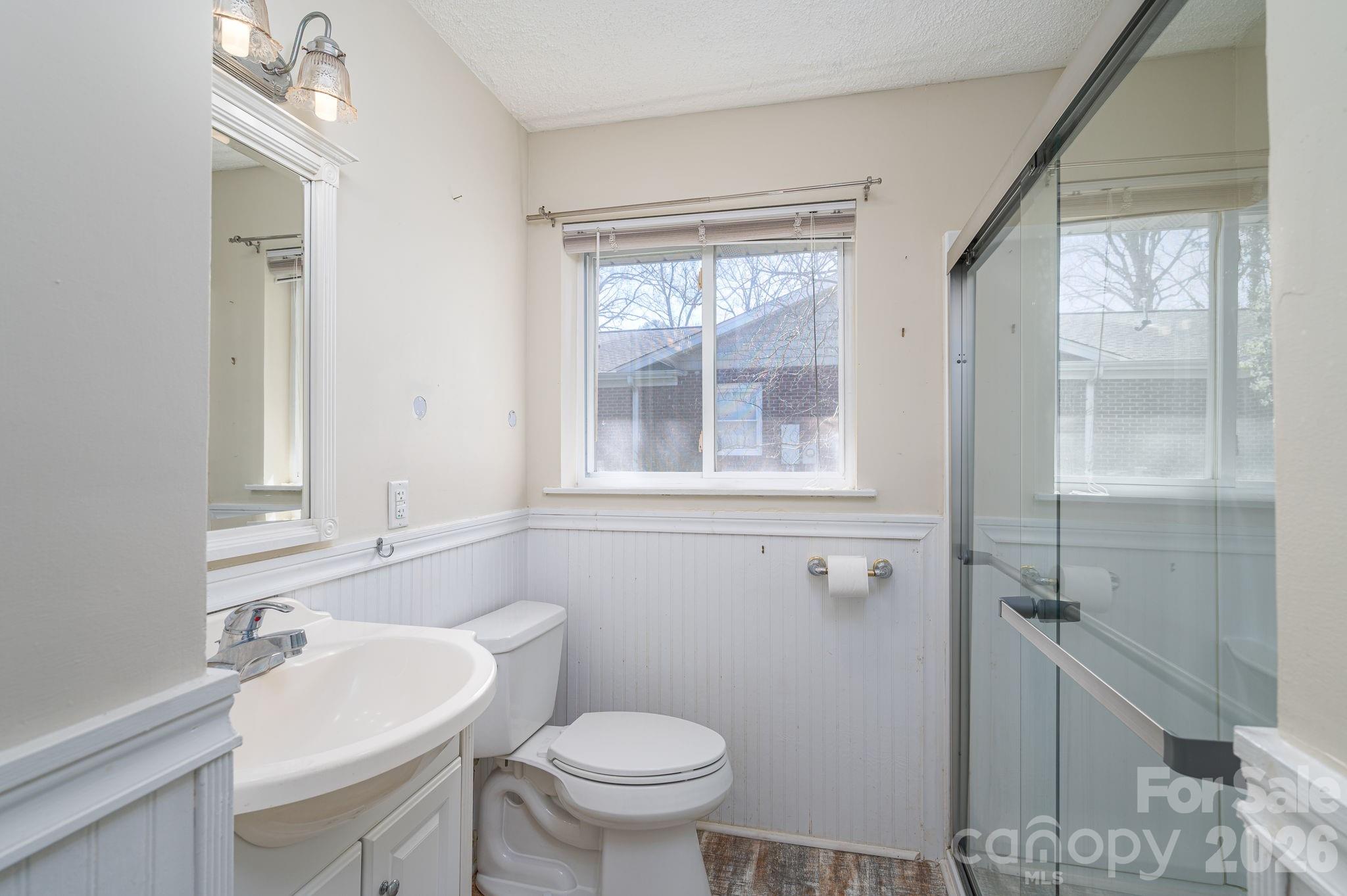 1606 Davis Park Road — Gastonia