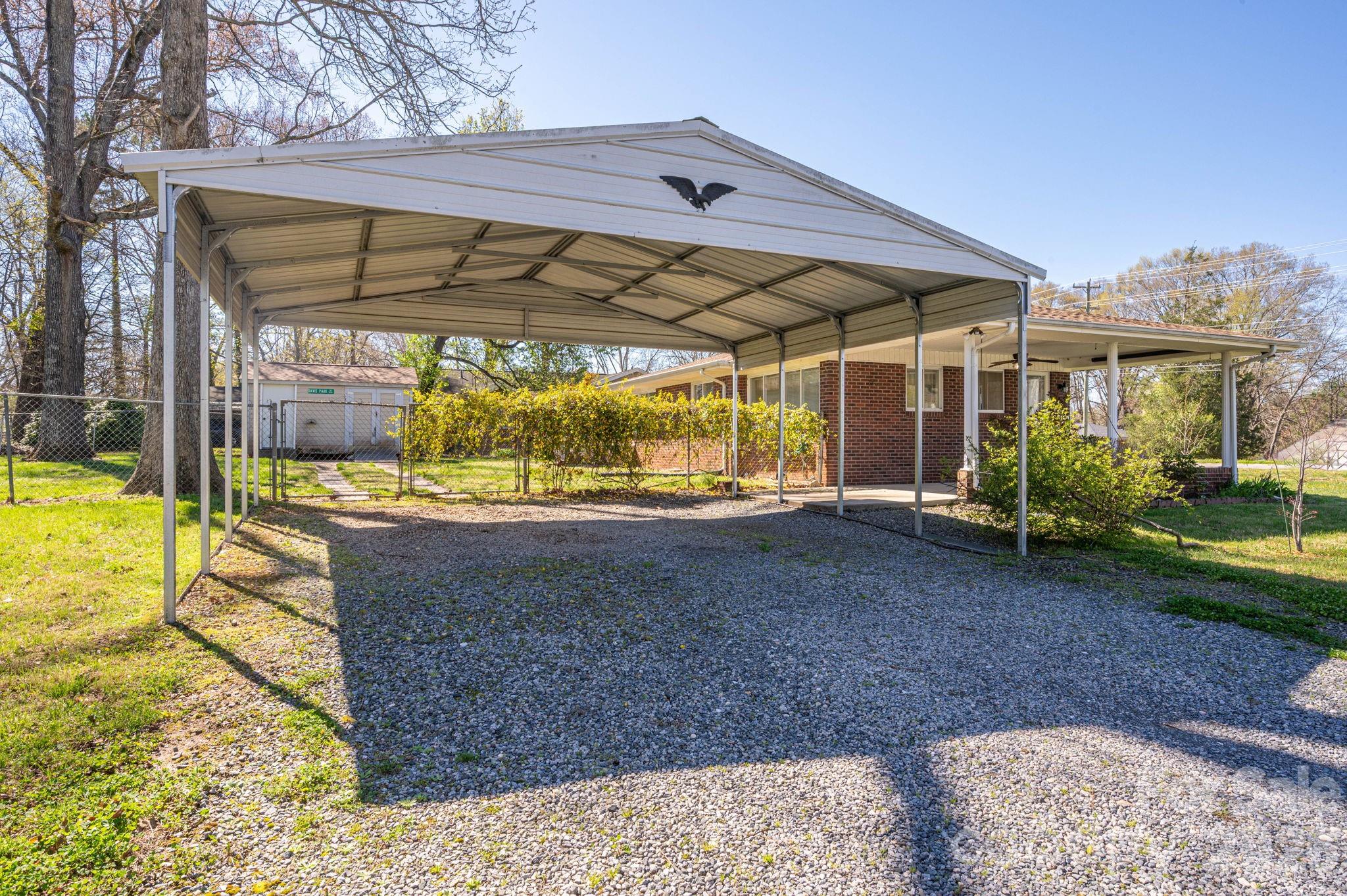1606 Davis Park Road — Gastonia