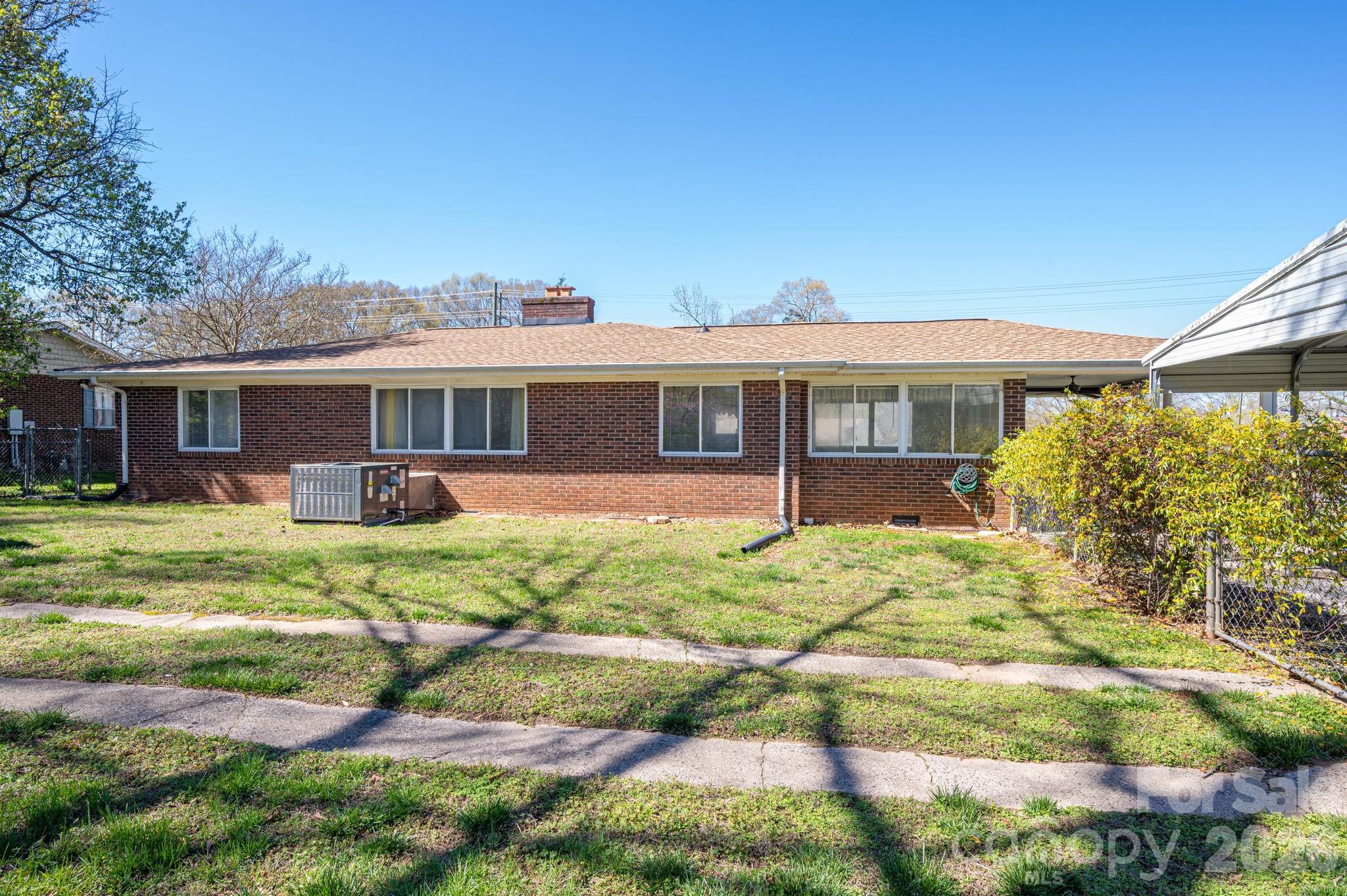 1606 Davis Park Road — Gastonia