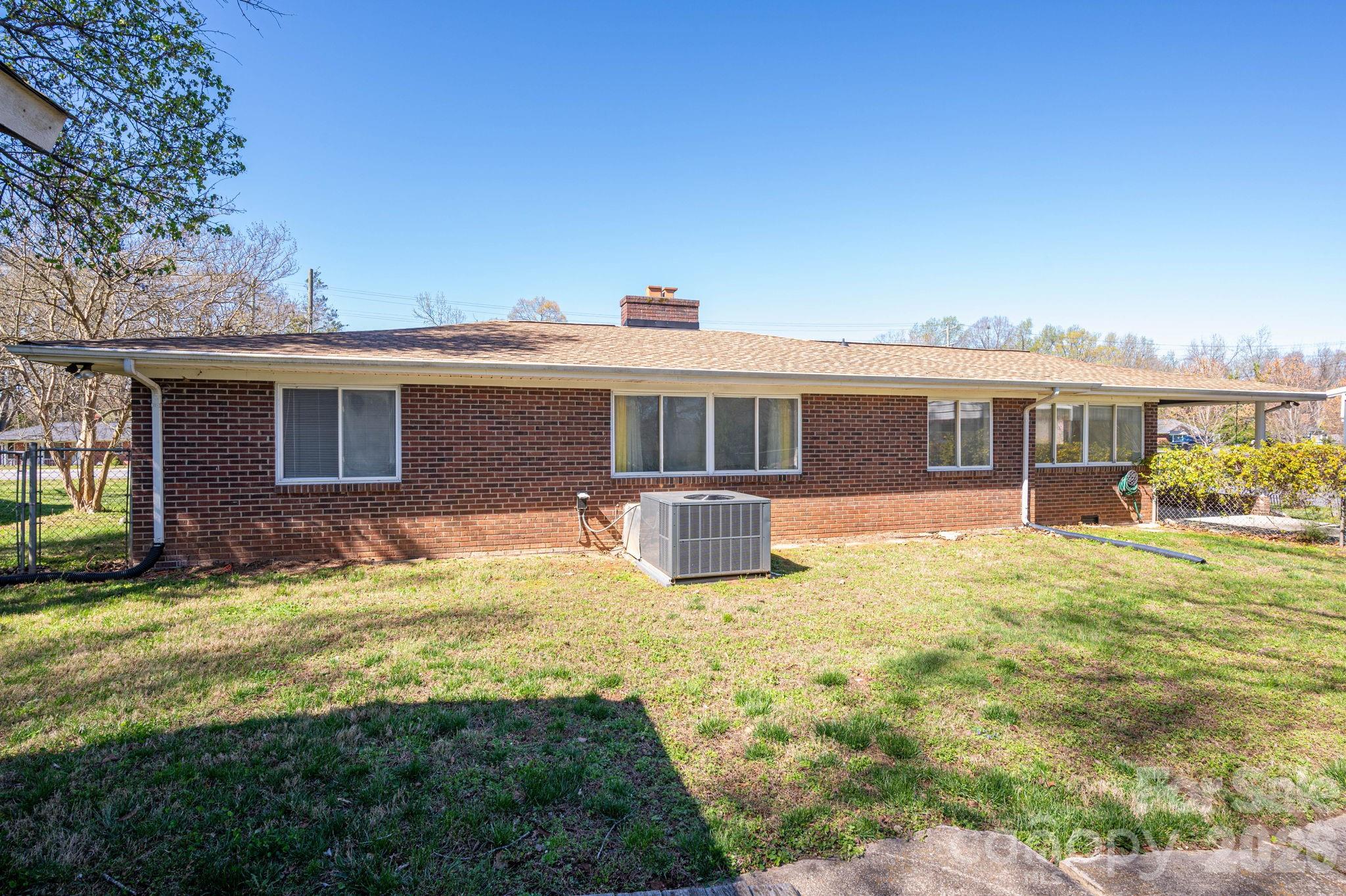 1606 Davis Park Road — Gastonia