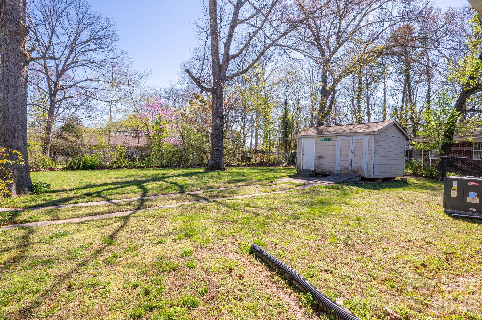 1606 Davis Park Road — Gastonia