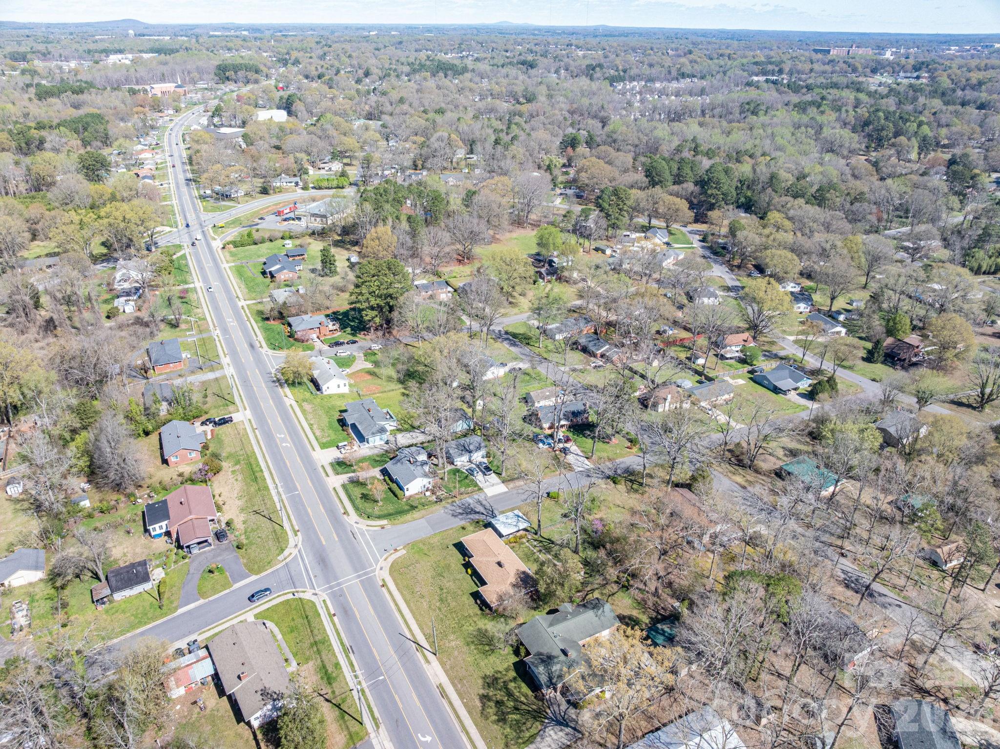 1606 Davis Park Road — Gastonia