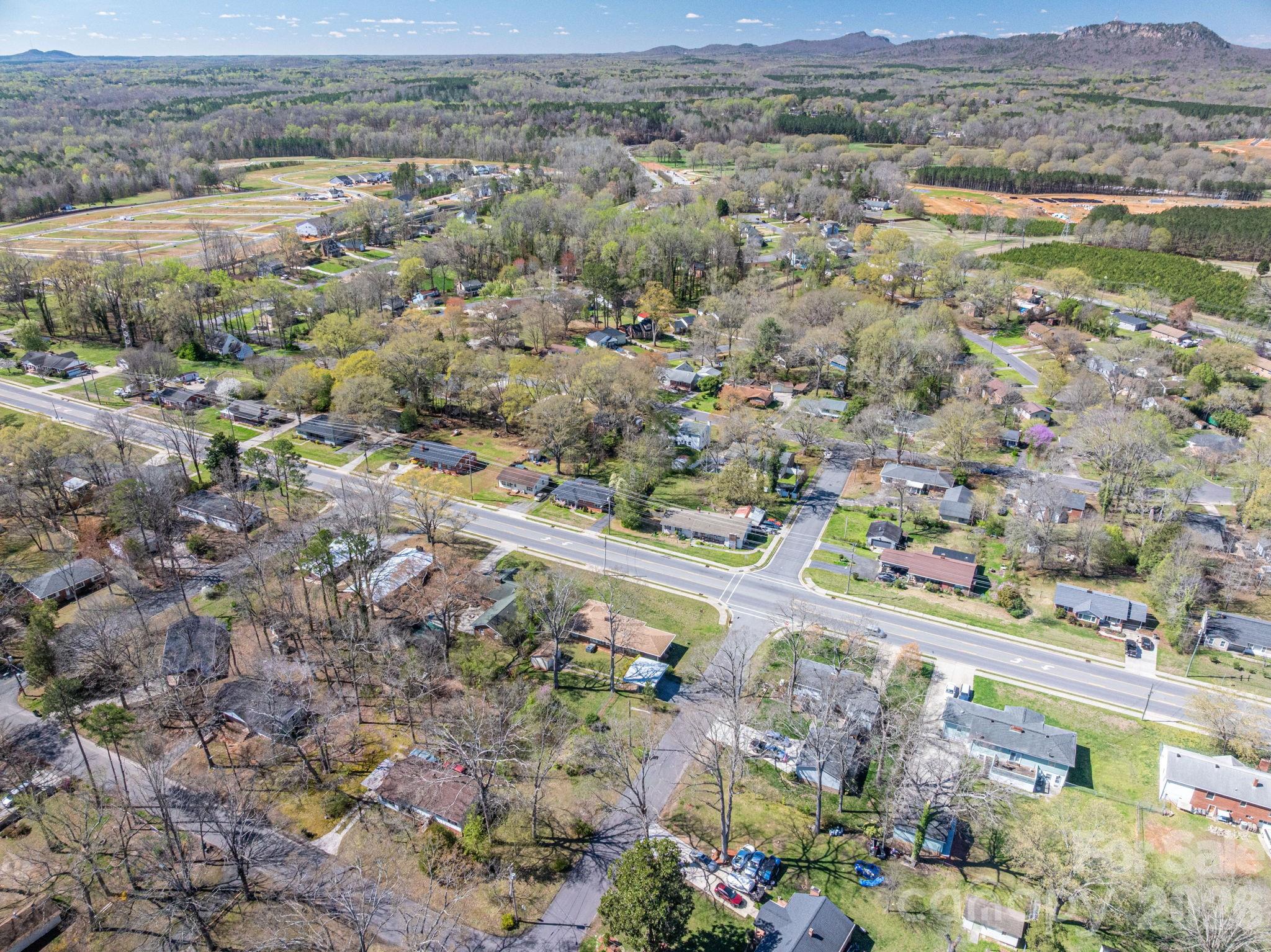 1606 Davis Park Road — Gastonia