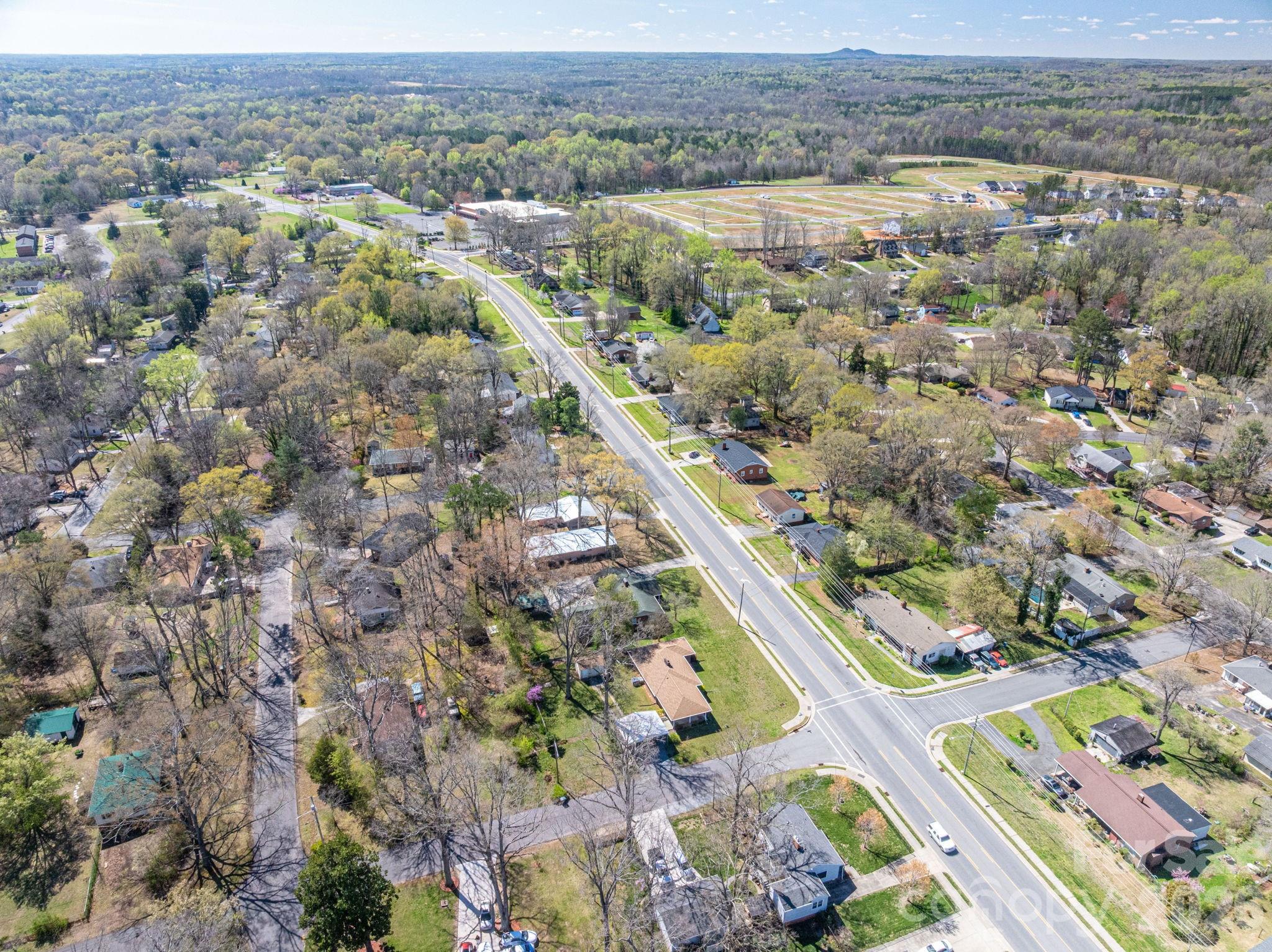 1606 Davis Park Road — Gastonia